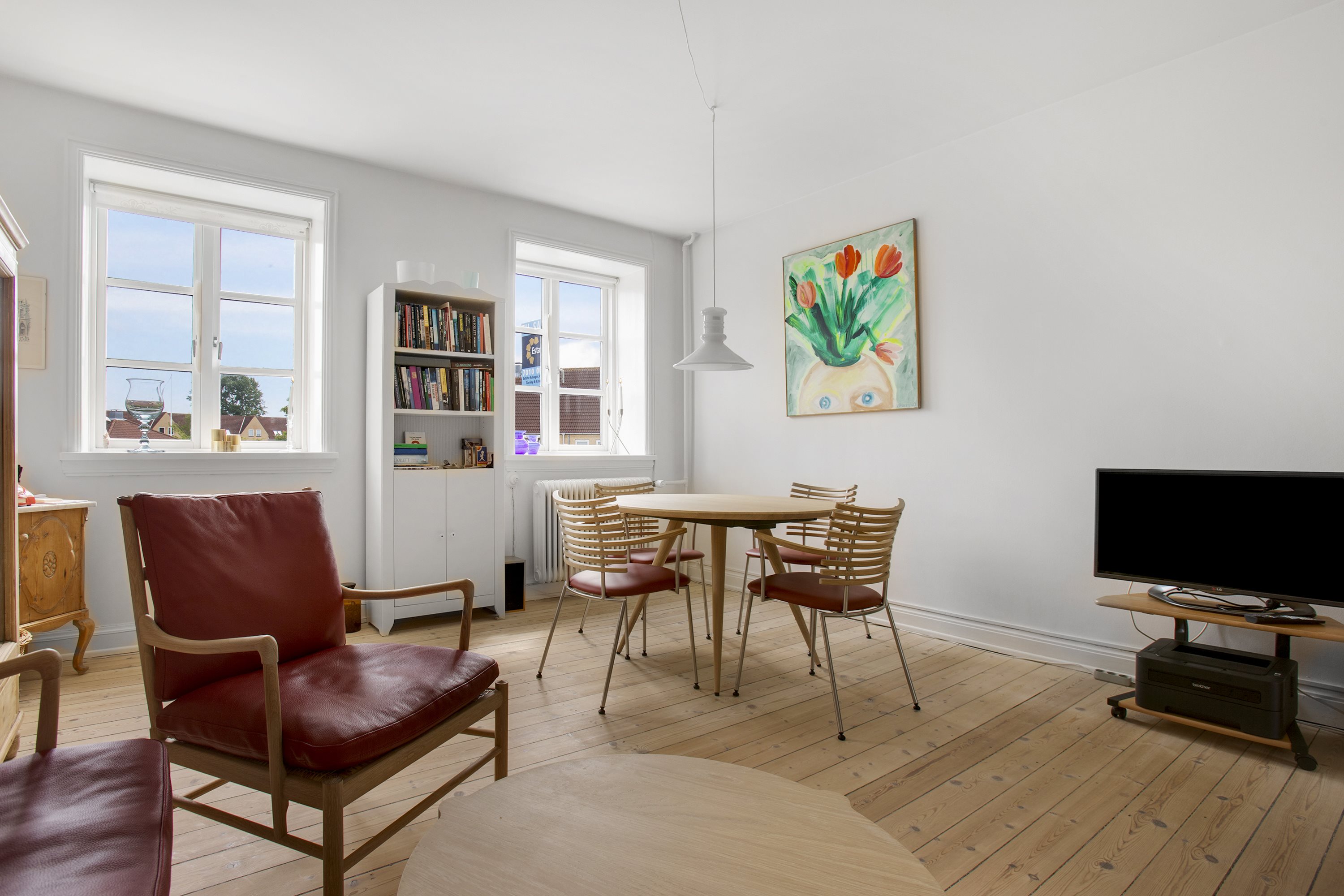 Fremhævet stue billede i fuldskærmstilstand. Billede af Søvang Alle 27, 1. th., 2770 Kastrup