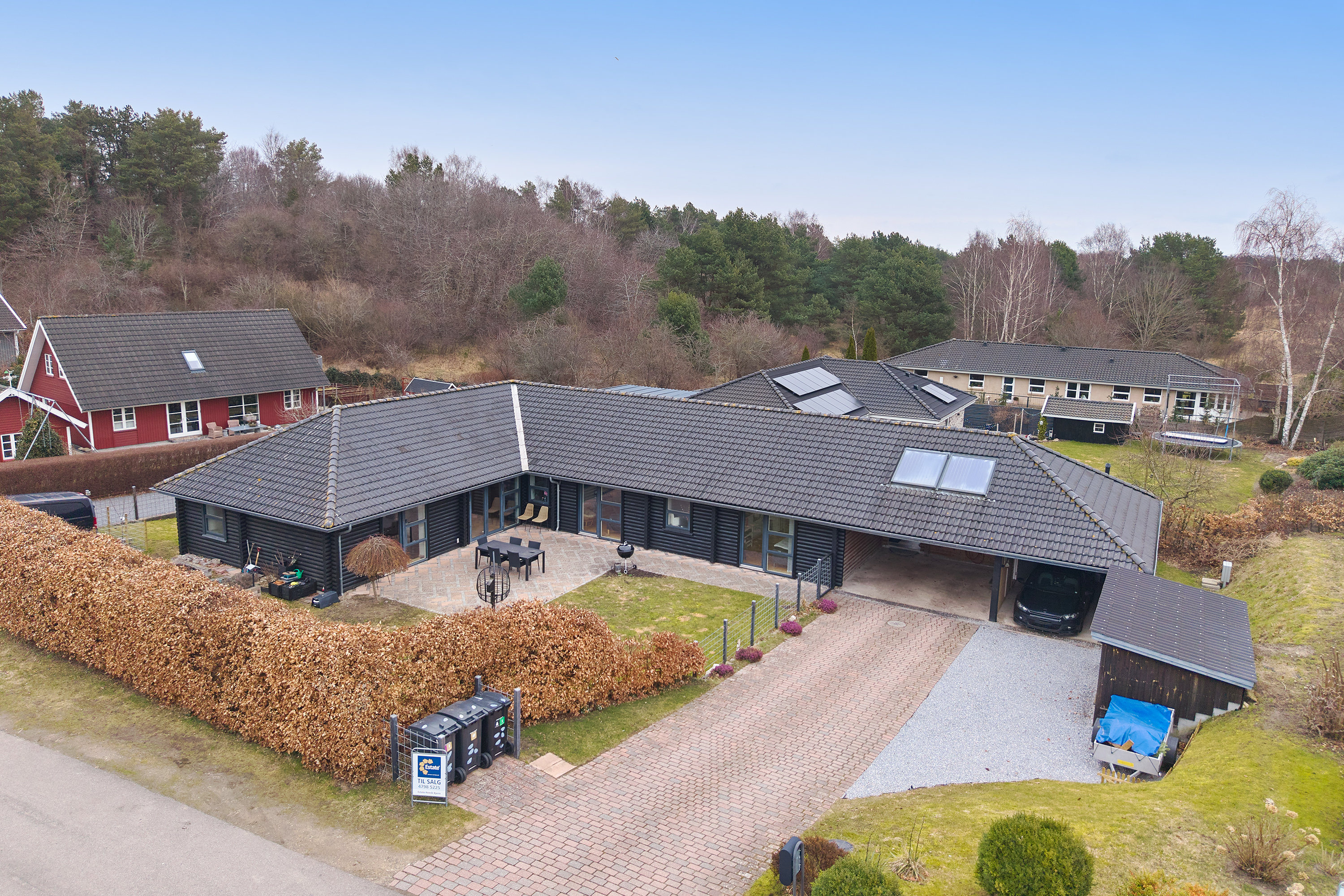 Villa: Ejendommen på Sitkabakken 2, 3390 Hundested