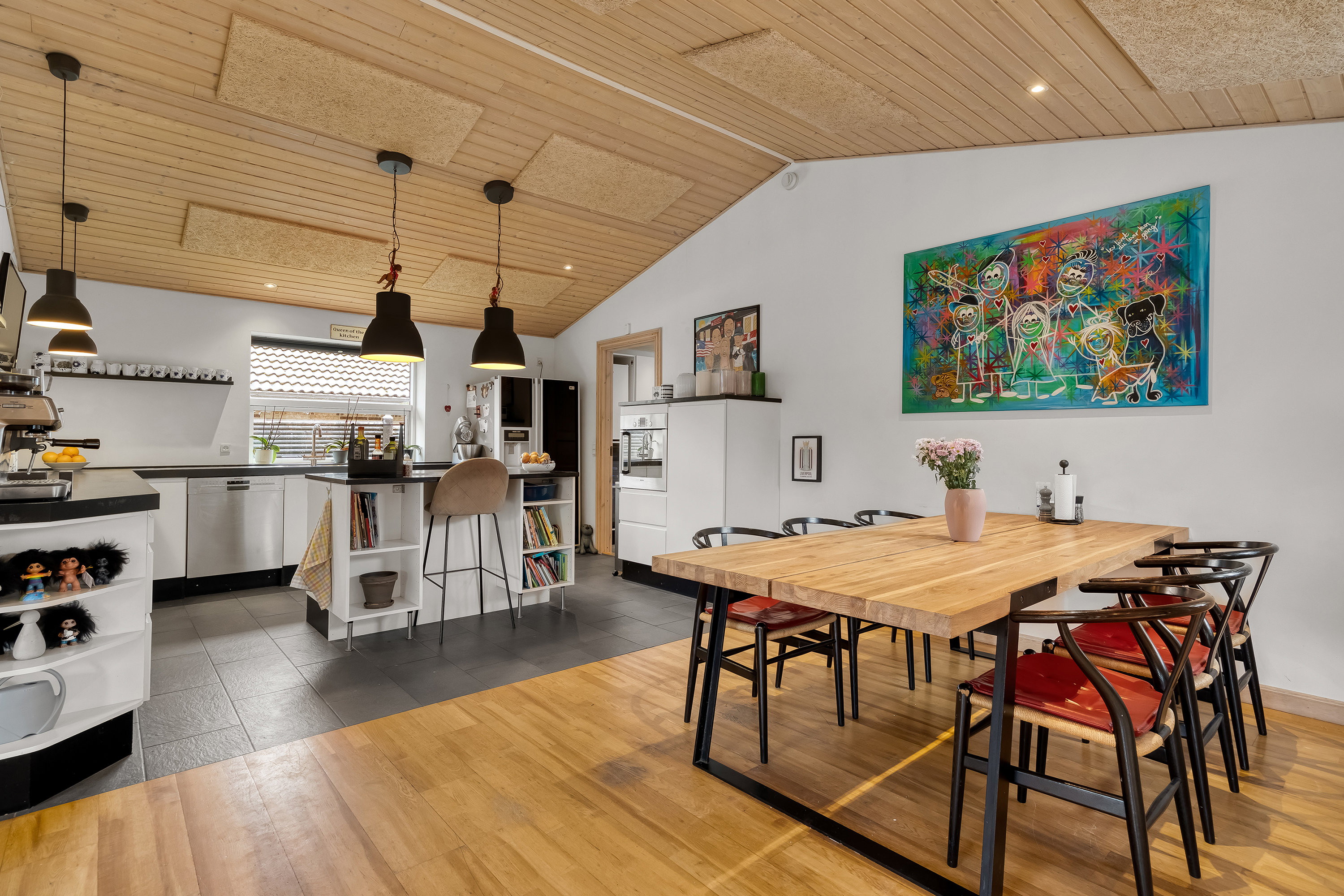 Fremhævet køkken alrum billede i fuldskærmstilstand. Billede af Sitkabakken 2, 3390 Hundested