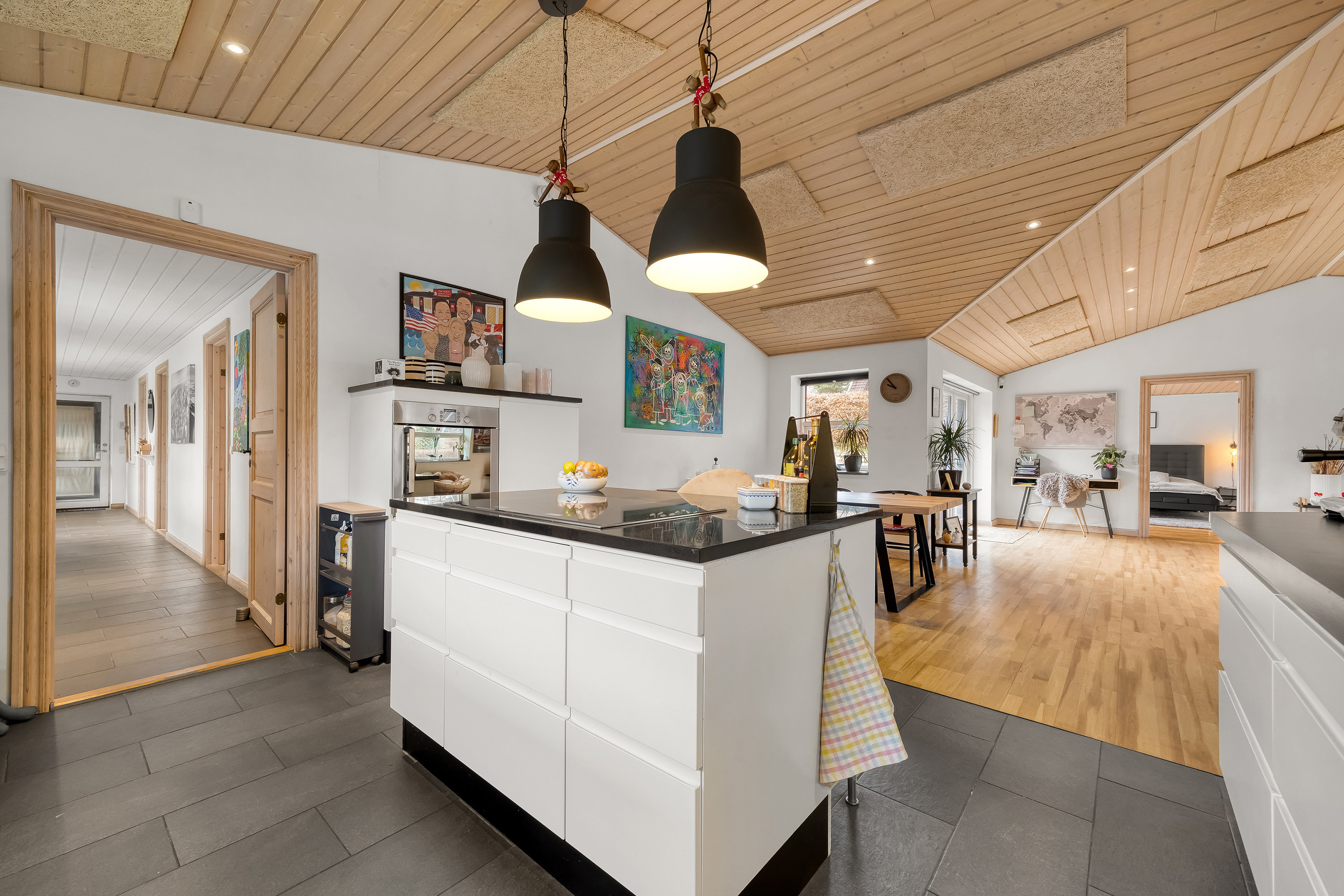 Fremhævet køkken alrum billede i fuldskærmstilstand. Billede af Sitkabakken 2, 3390 Hundested