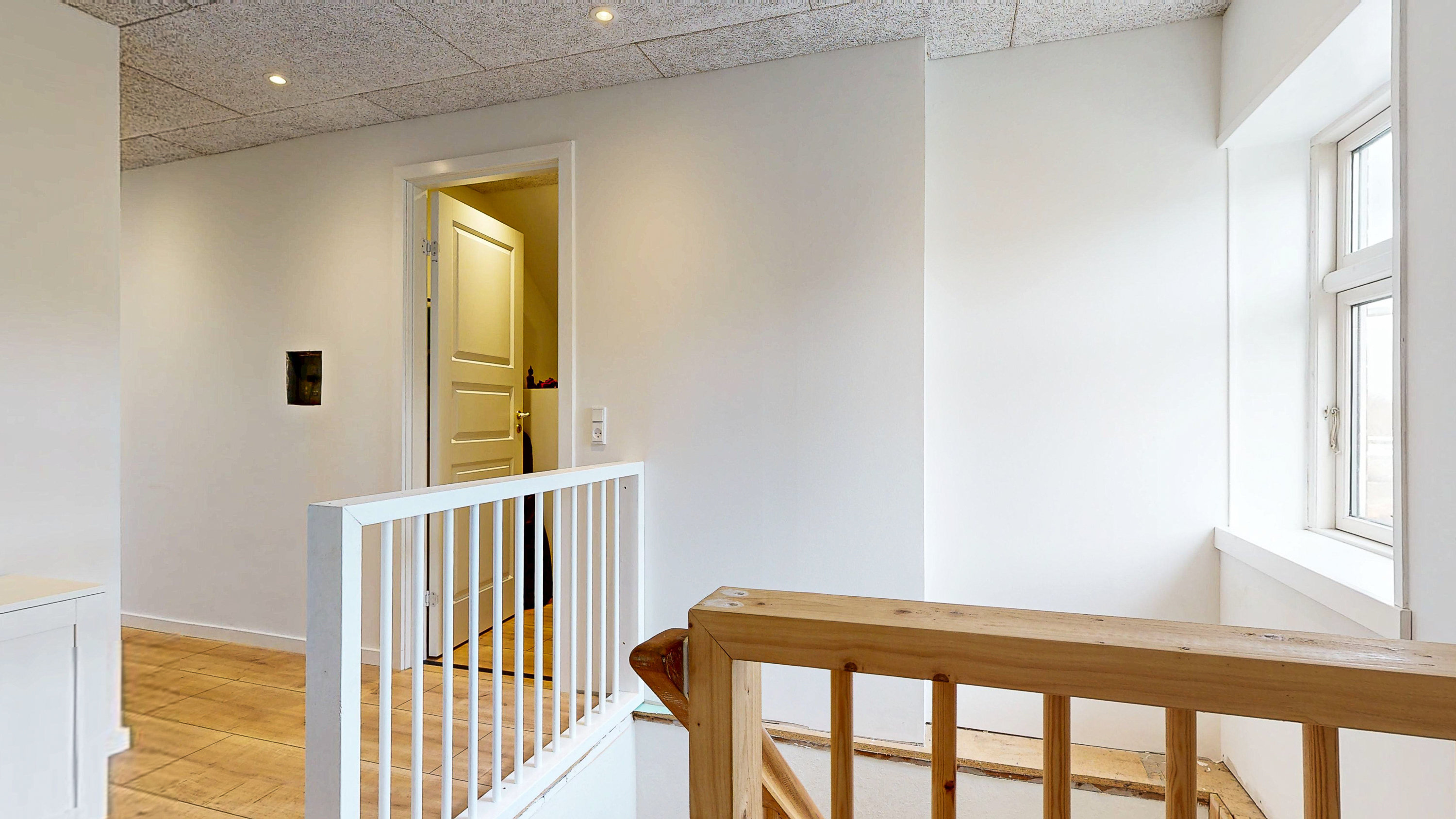 Fremhævet gang billede i fuldskærmstilstand. Billede af Sdr. Rind Vej 52, 8800 Viborg