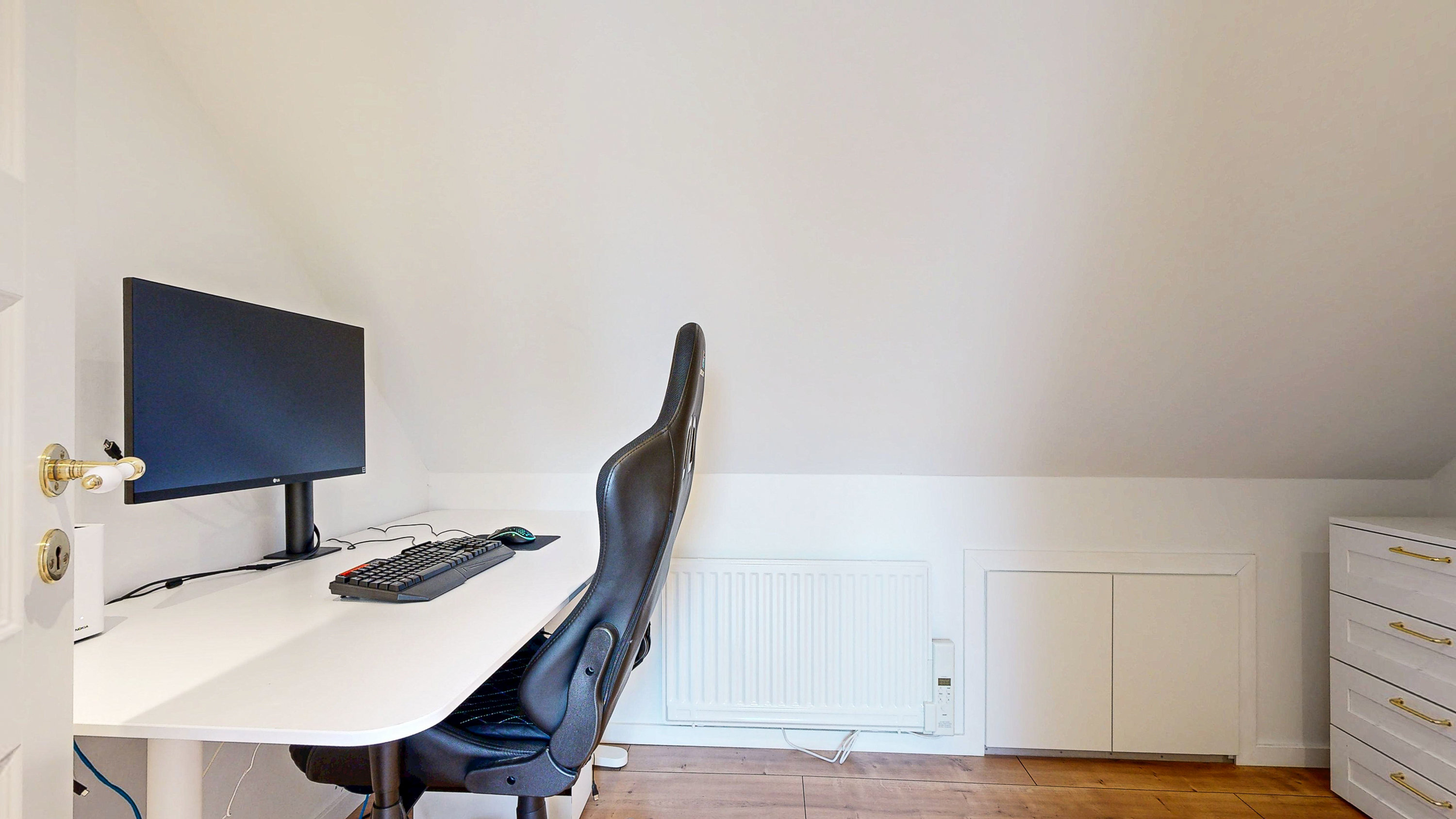 Fremhævet kontor billede i fuldskærmstilstand. Billede af Sdr. Rind Vej 52, 8800 Viborg