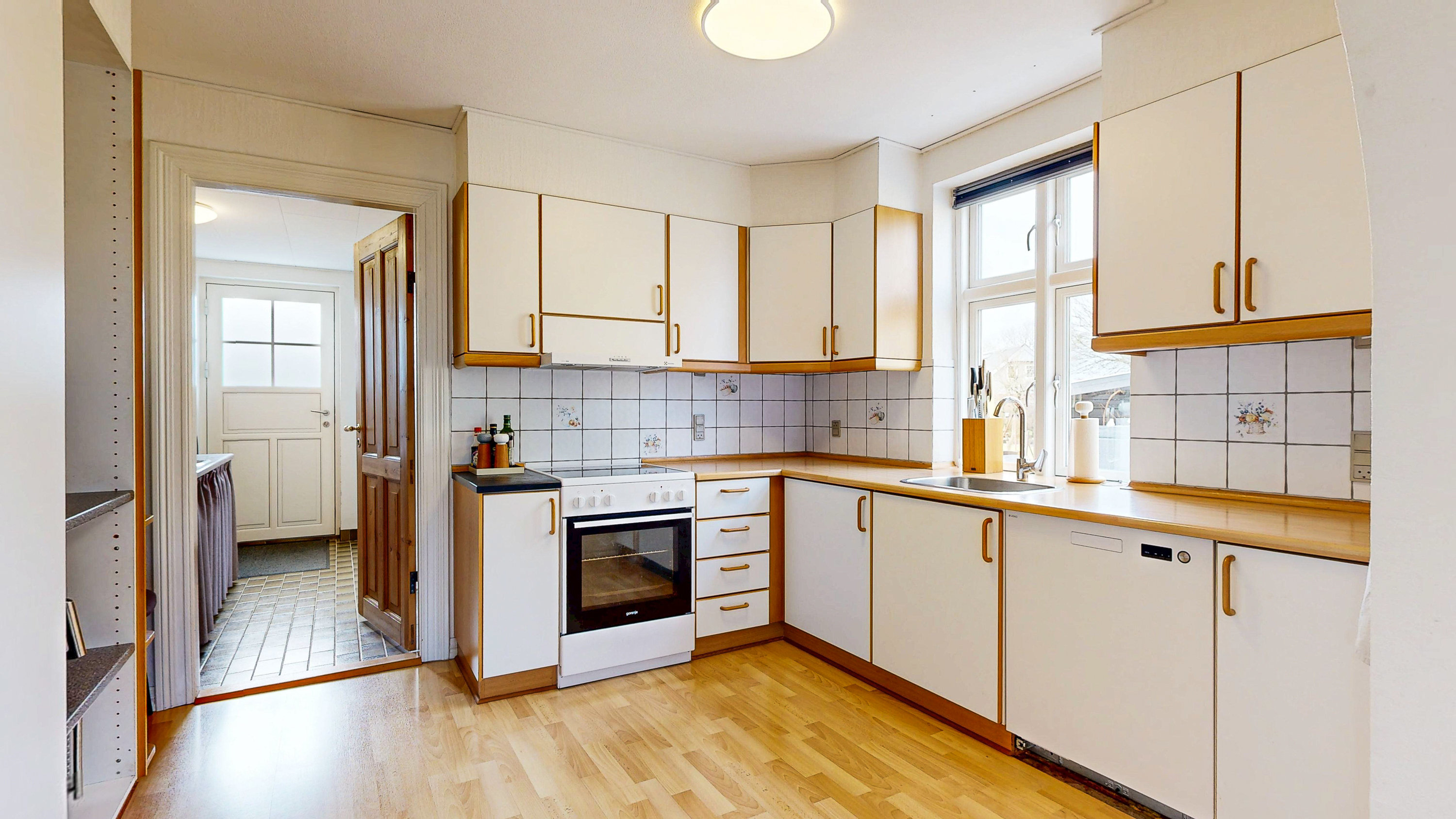 Fremhævet køkken billede i fuldskærmstilstand. Billede af Sdr. Rind Vej 52, 8800 Viborg