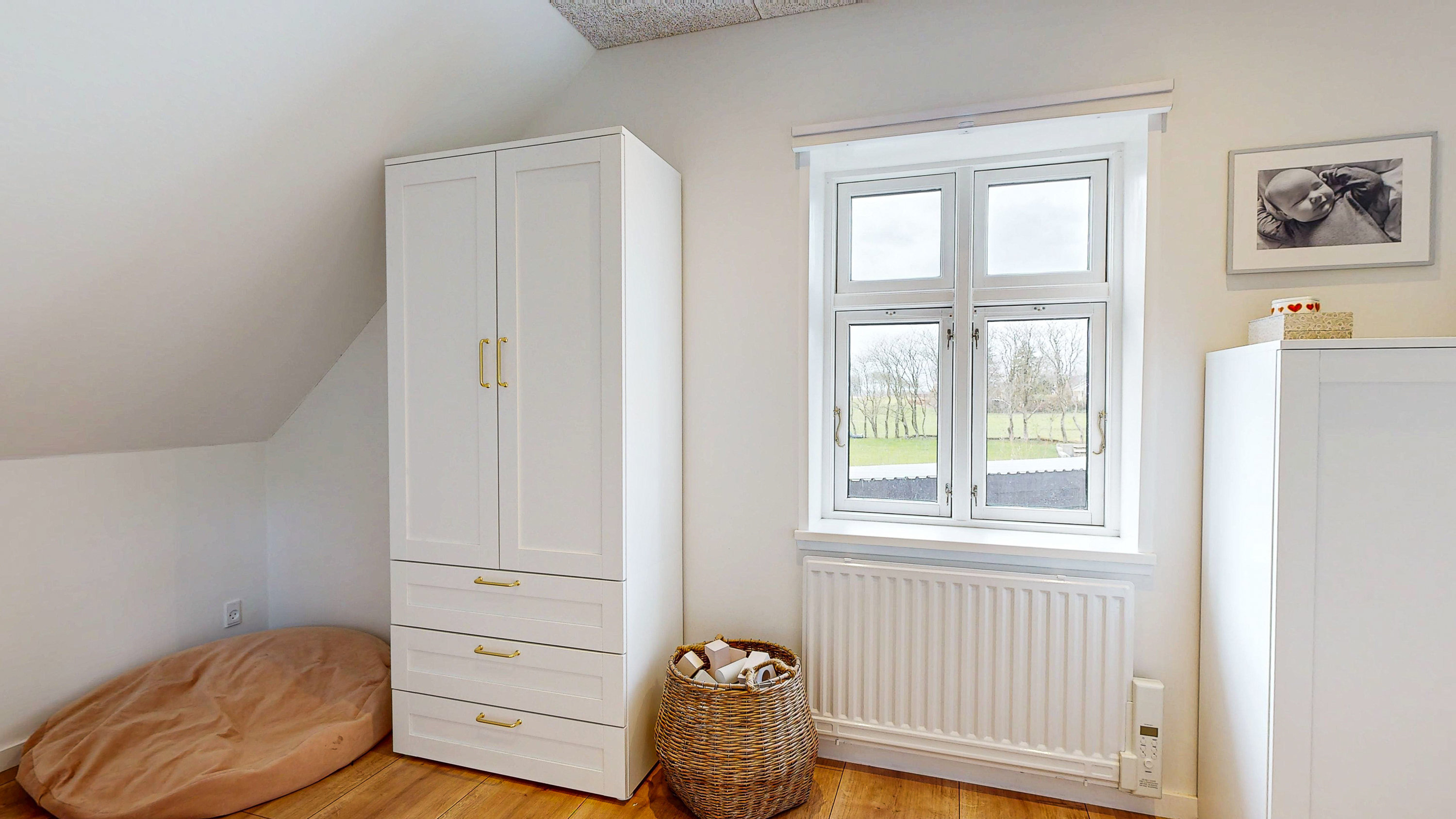 Fremhævet værelse billede i fuldskærmstilstand. Billede af Sdr. Rind Vej 52, 8800 Viborg