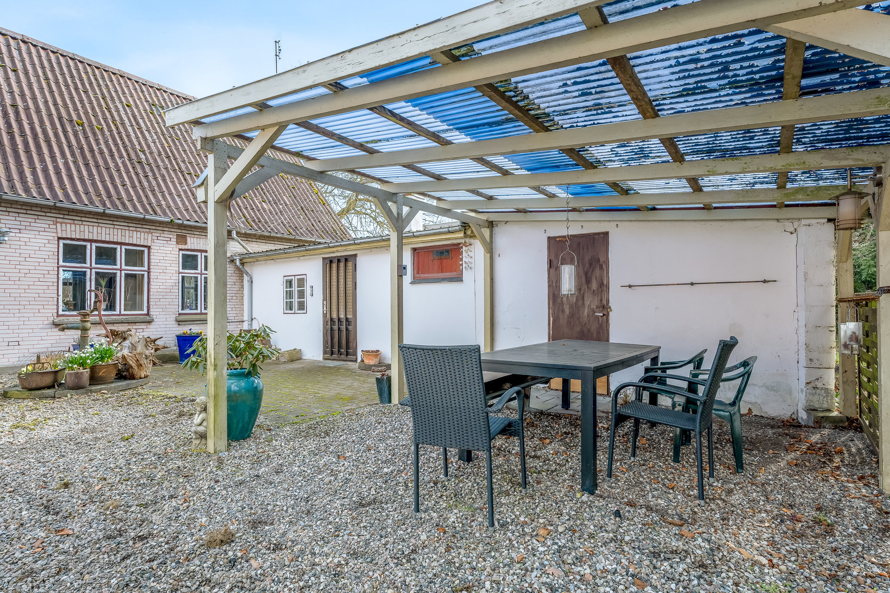 Fremhævet overdækket terrasse billede i fuldskærmstilstand. Billede af Vestervej 8, 4983 Dannemare