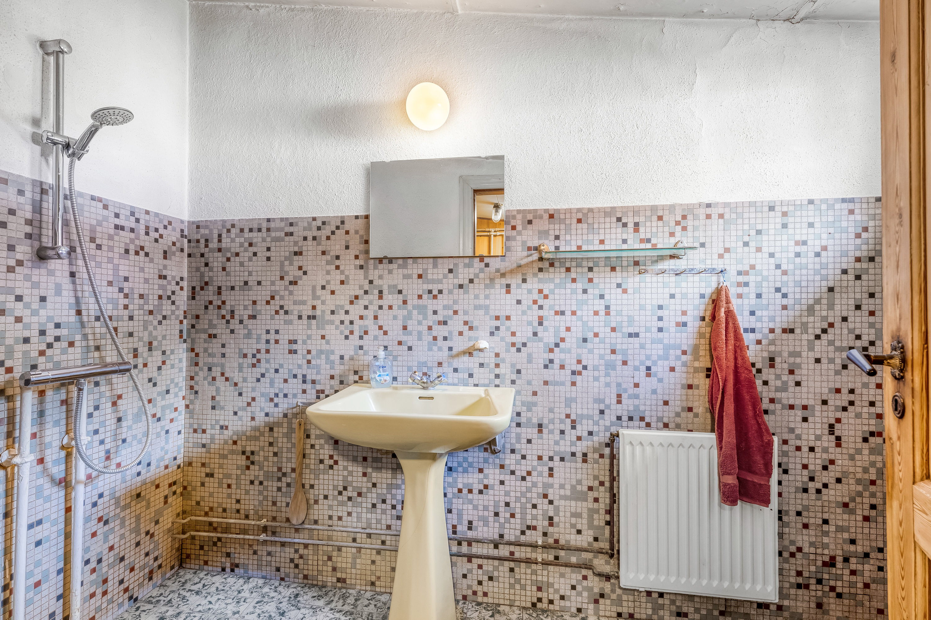 Fremhævet badeværelse billede i fuldskærmstilstand. Billede af Vestervej 8, 4983 Dannemare