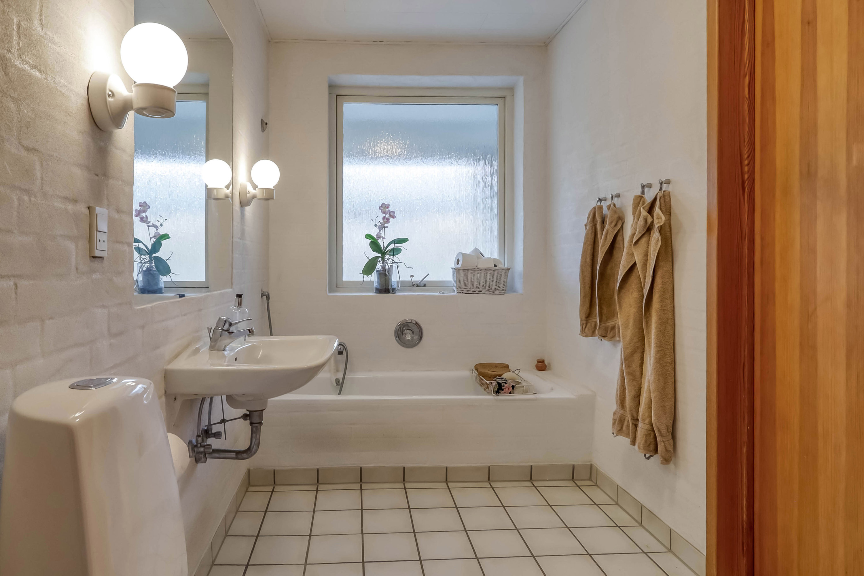 Fremhævet badeværelse billede i fuldskærmstilstand. Billede af Cedervænget 14, Tåsinge, 5700 Svendborg