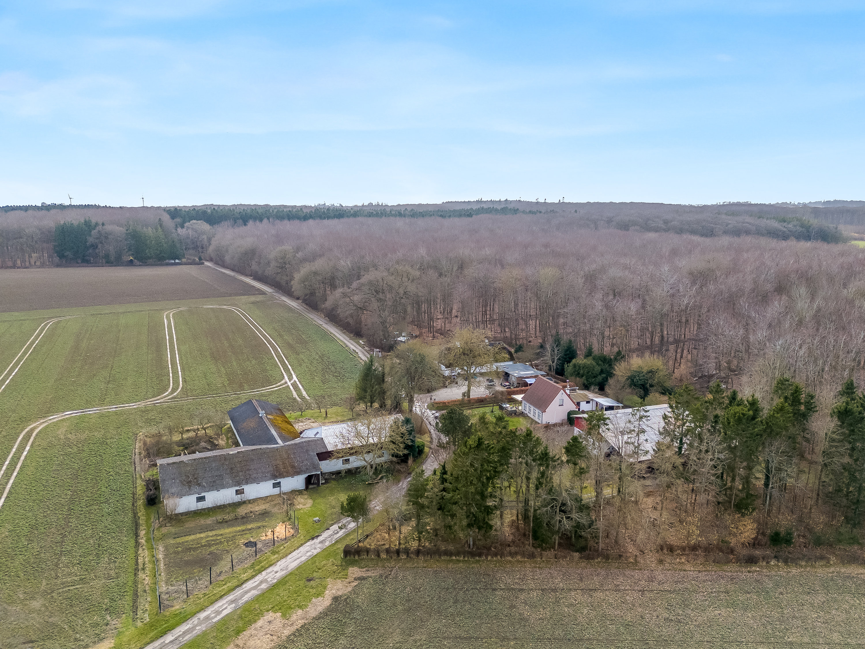 Fremhævet luftfoto billede i fuldskærmstilstand. Billede af Vestervej 8, 4983 Dannemare