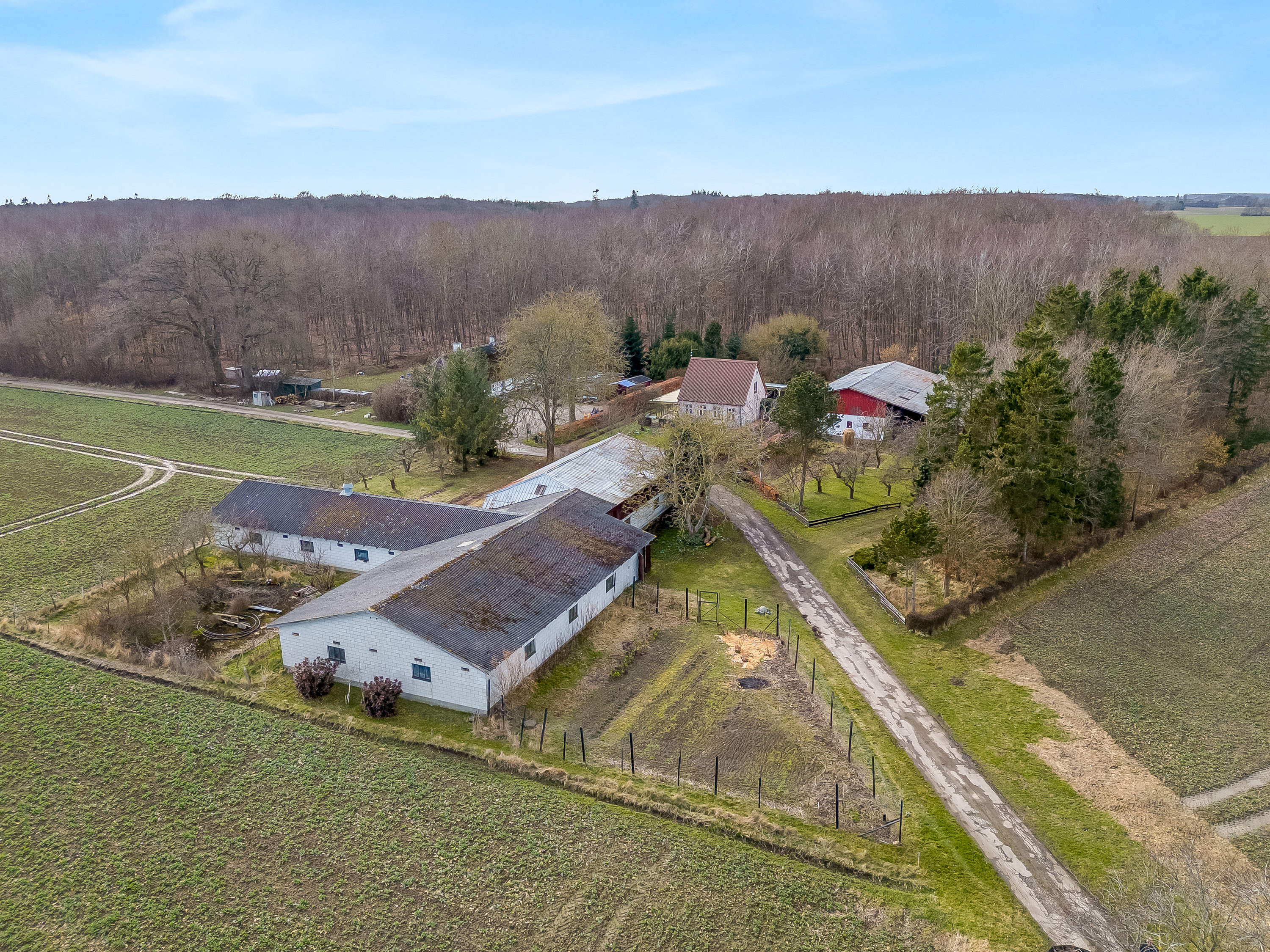 Fremhævet luftfoto billede i fuldskærmstilstand. Billede af Vestervej 8, 4983 Dannemare