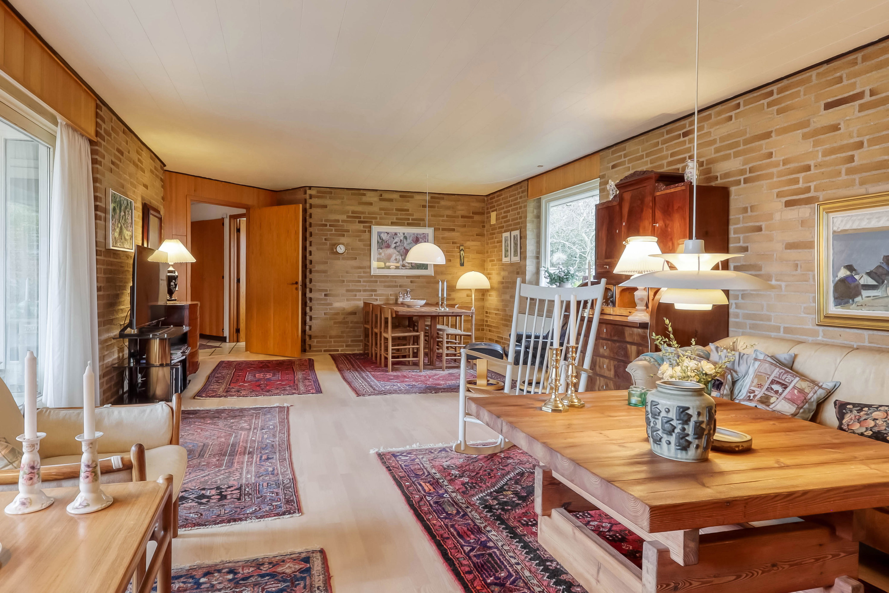 Fremhævet stue billede i fuldskærmstilstand. Billede af Cedervænget 14, Tåsinge, 5700 Svendborg