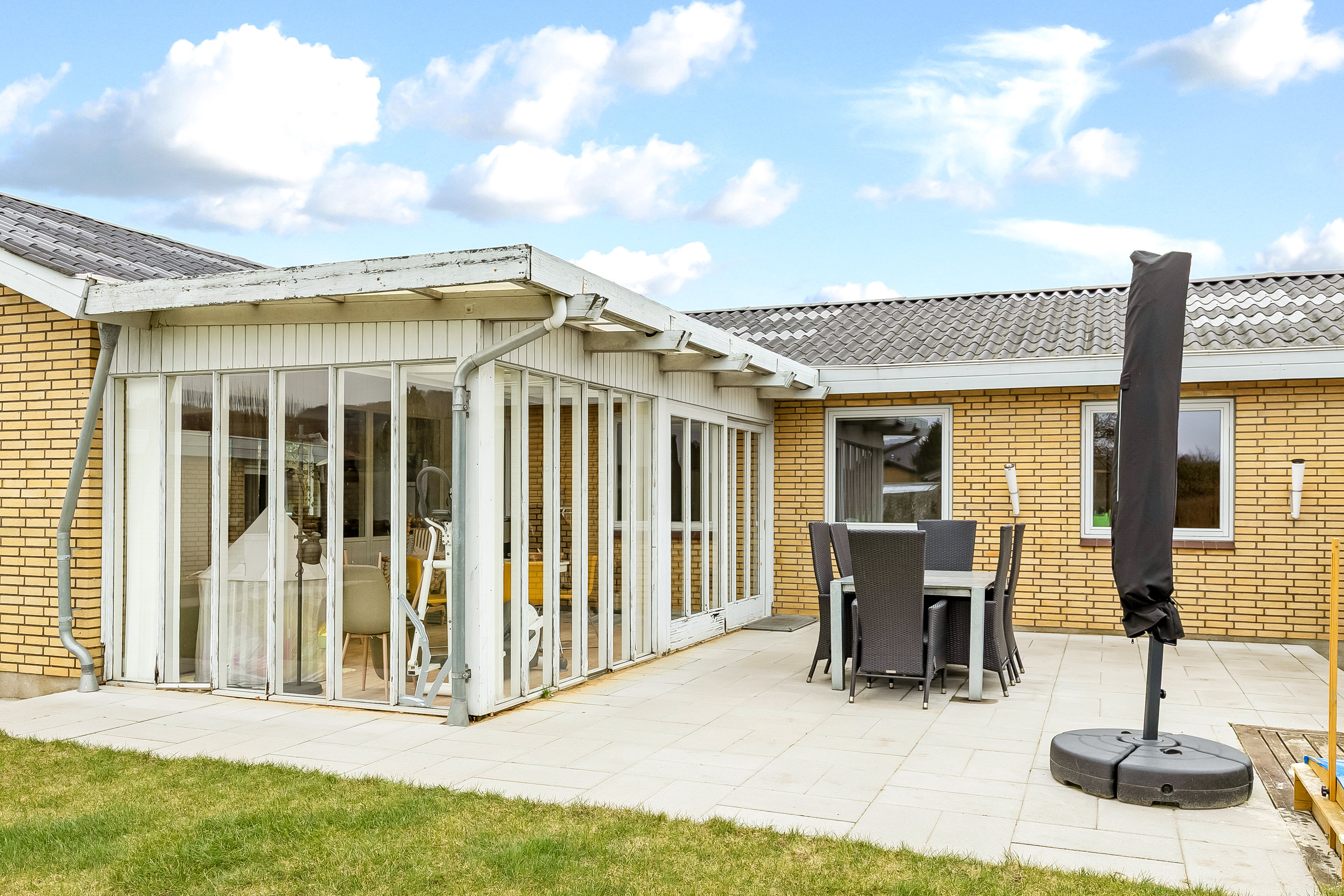 Fremhævet terrasse billede i fuldskærmstilstand. Billede af Musvitvej 27, 7100 Vejle