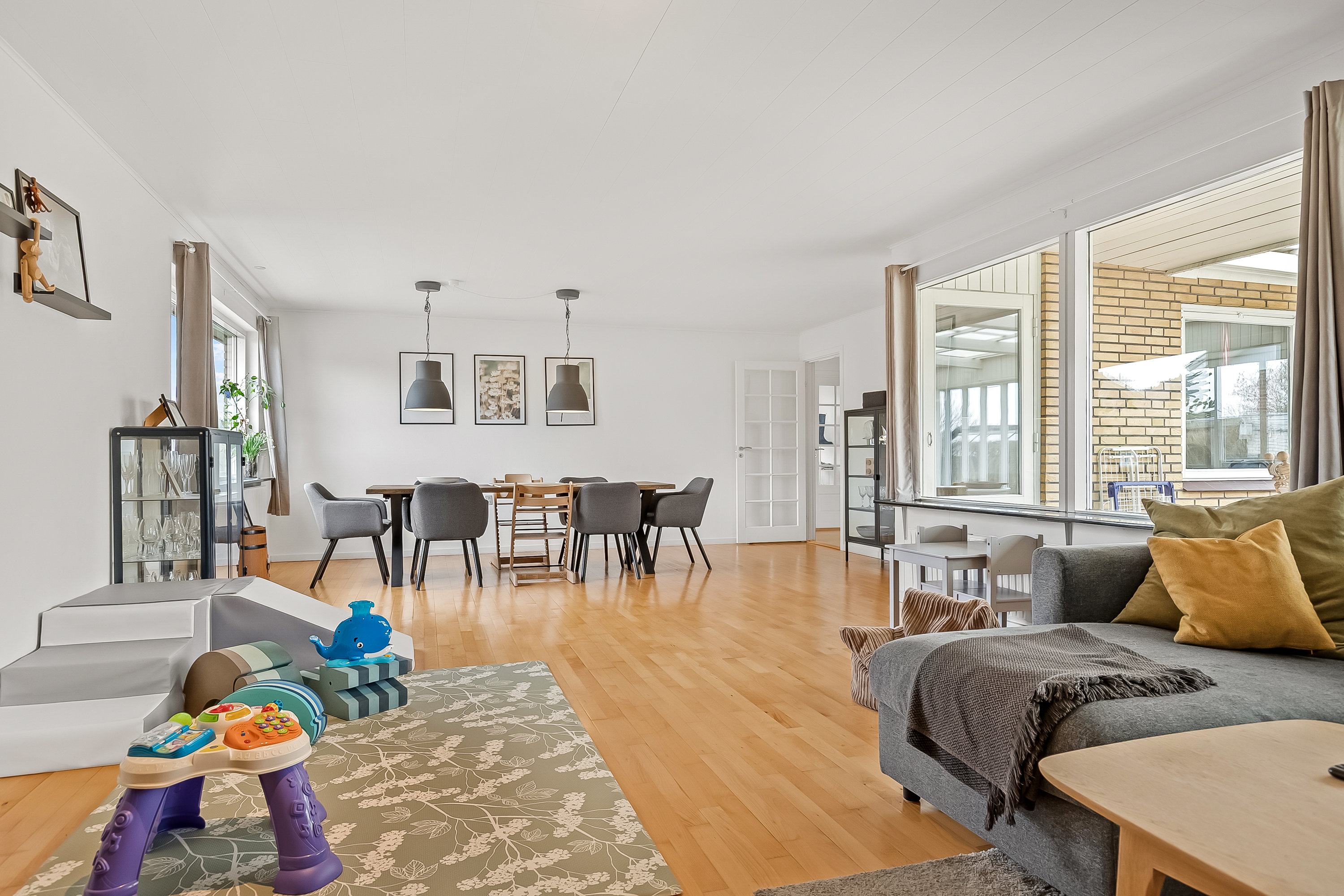 Fremhævet stue billede i fuldskærmstilstand. Billede af Musvitvej 27, 7100 Vejle