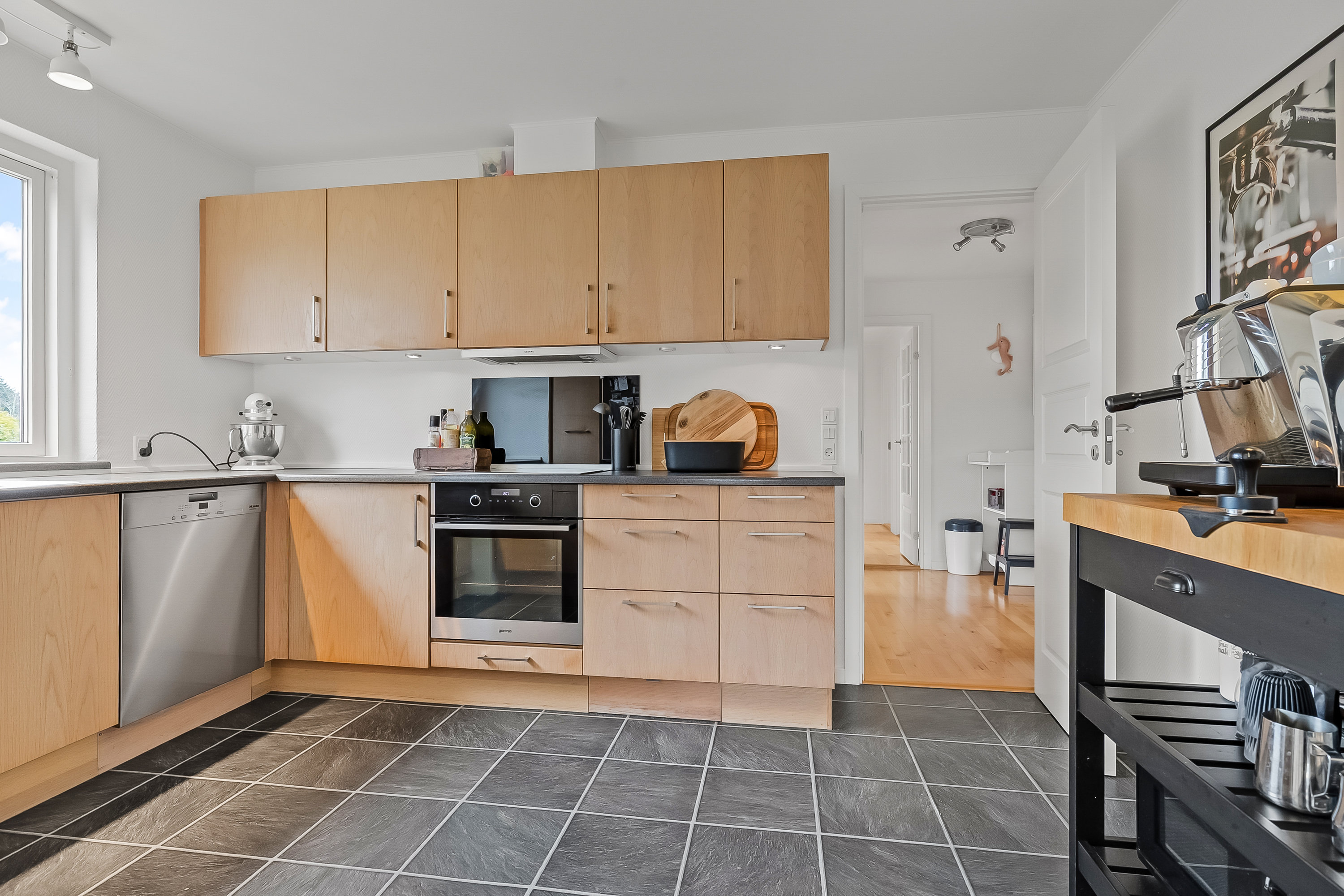 Fremhævet køkken billede i fuldskærmstilstand. Billede af Musvitvej 27, 7100 Vejle