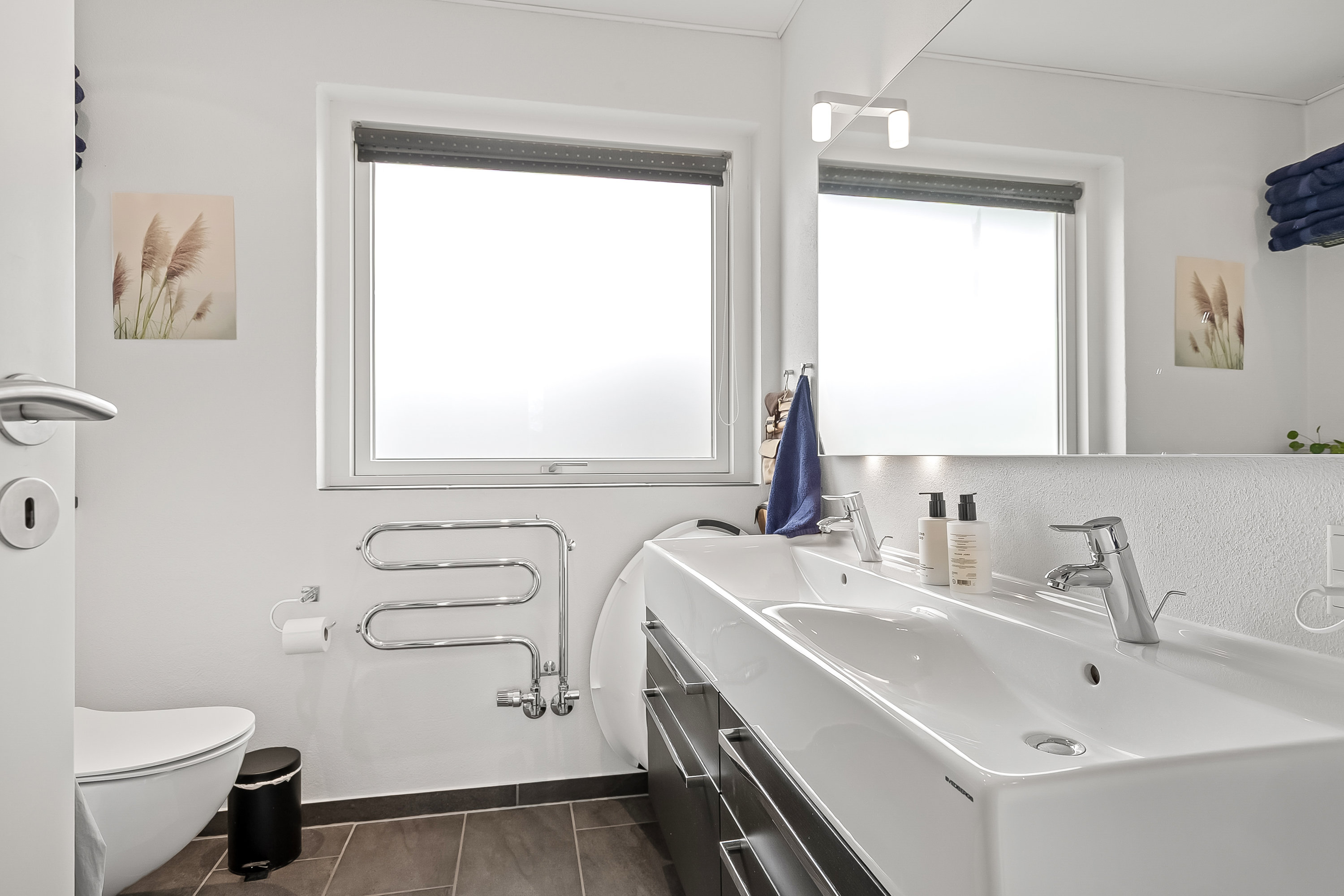 Fremhævet badeværelse billede i fuldskærmstilstand. Billede af Musvitvej 27, 7100 Vejle