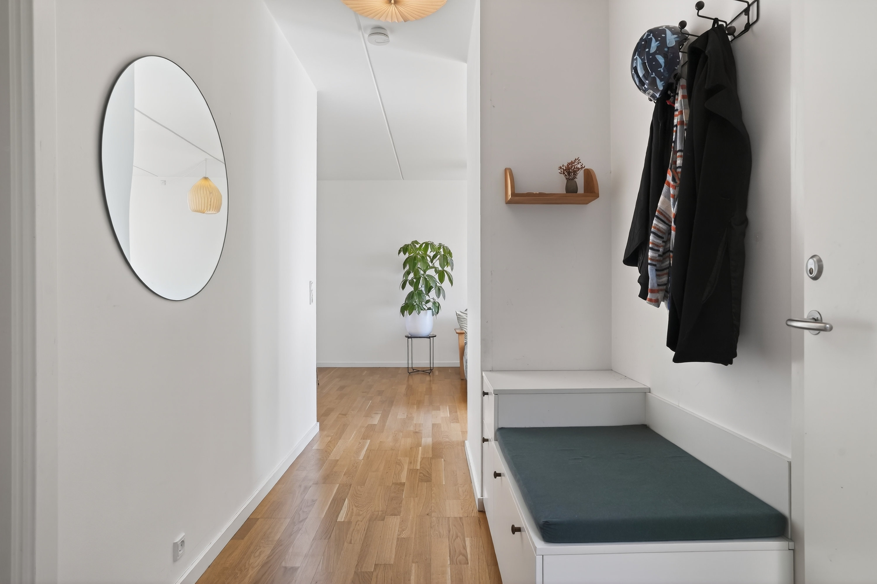 Fremhævet entré billede i fuldskærmstilstand. Billede af Ingrid Marievej 20, 6. th., 2500 Valby