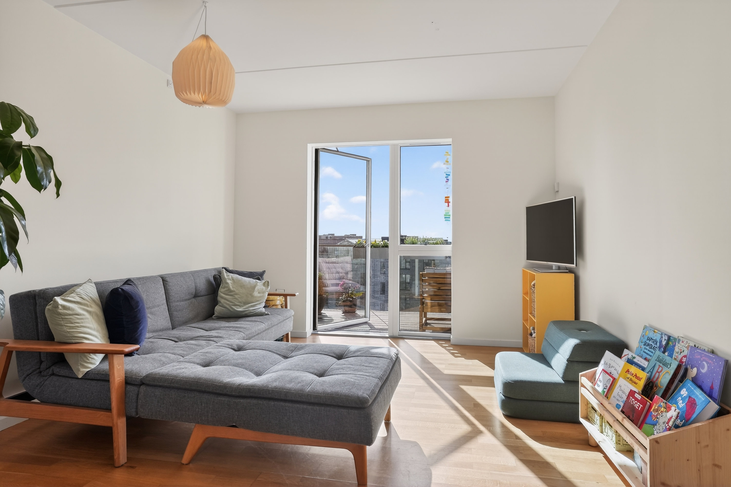 Fremhævet stue billede i fuldskærmstilstand. Billede af Ingrid Marievej 20, 6. th., 2500 Valby