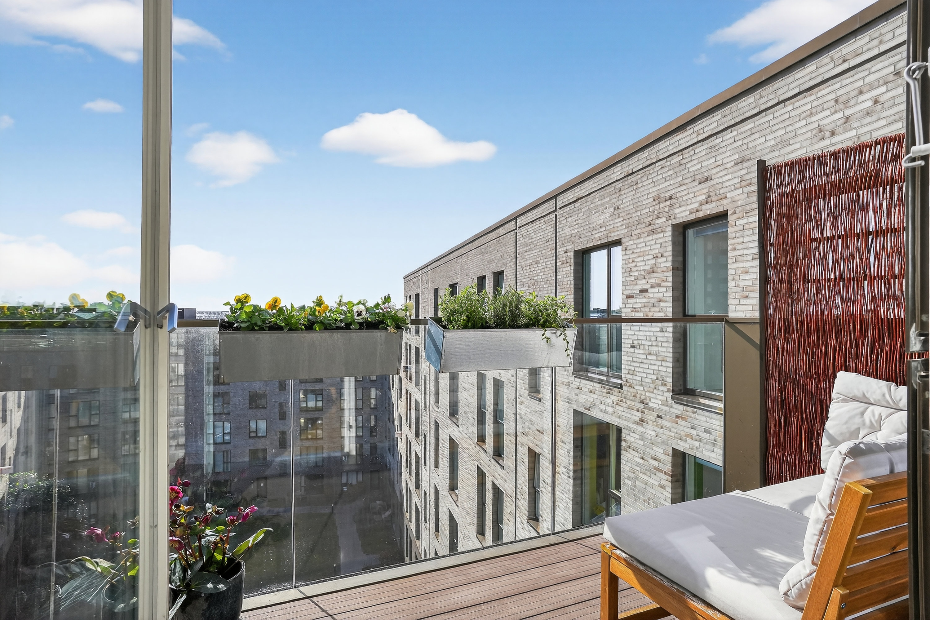 Fremhævet altan billede i fuldskærmstilstand. Billede af Ingrid Marievej 20, 6. th., 2500 Valby