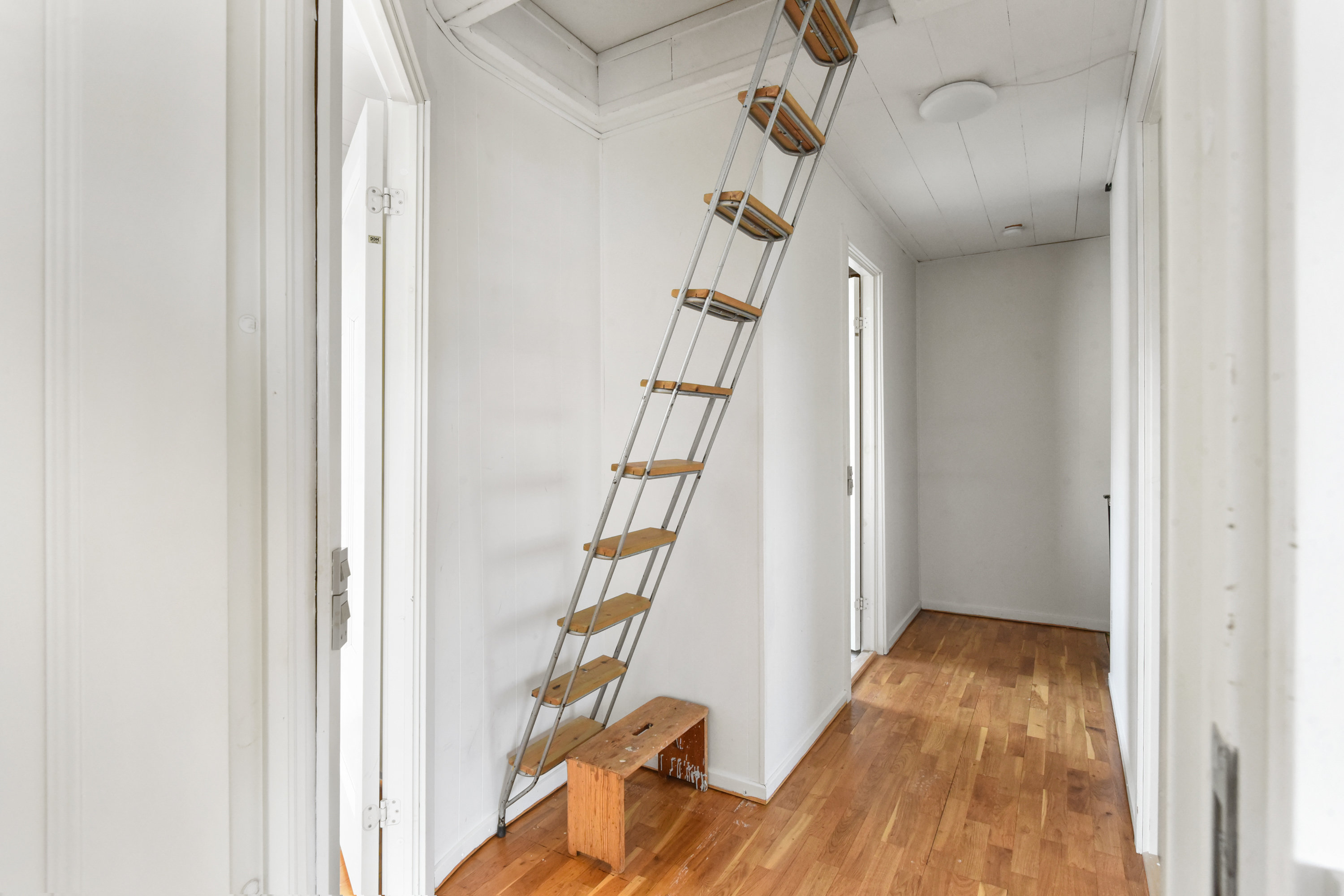 Fremhævet gang billede i fuldskærmstilstand. Billede af Engvænget 29, 2650 Hvidovre