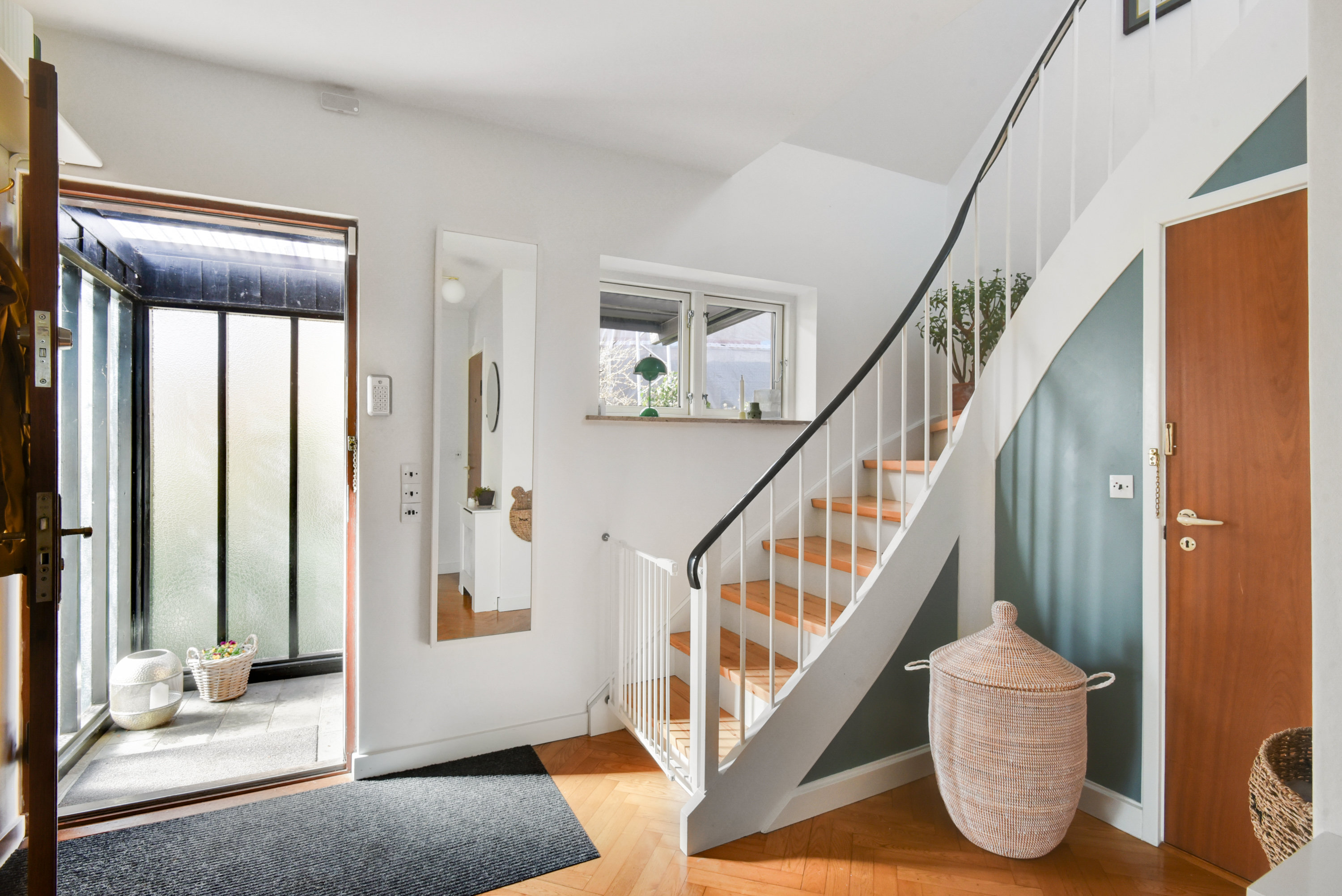 Fremhævet trappe billede i fuldskærmstilstand. Billede af Voldgårdsvej 1, 2650 Hvidovre