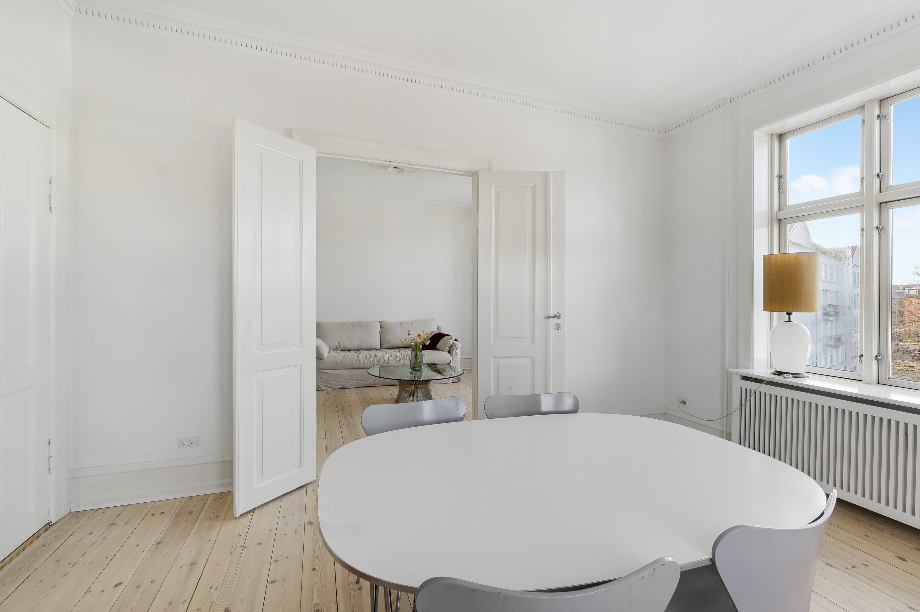 Fremhævet stue billede i fuldskærmstilstand. Billede af Strandparksvej 6, 3. tv., 2900 Hellerup