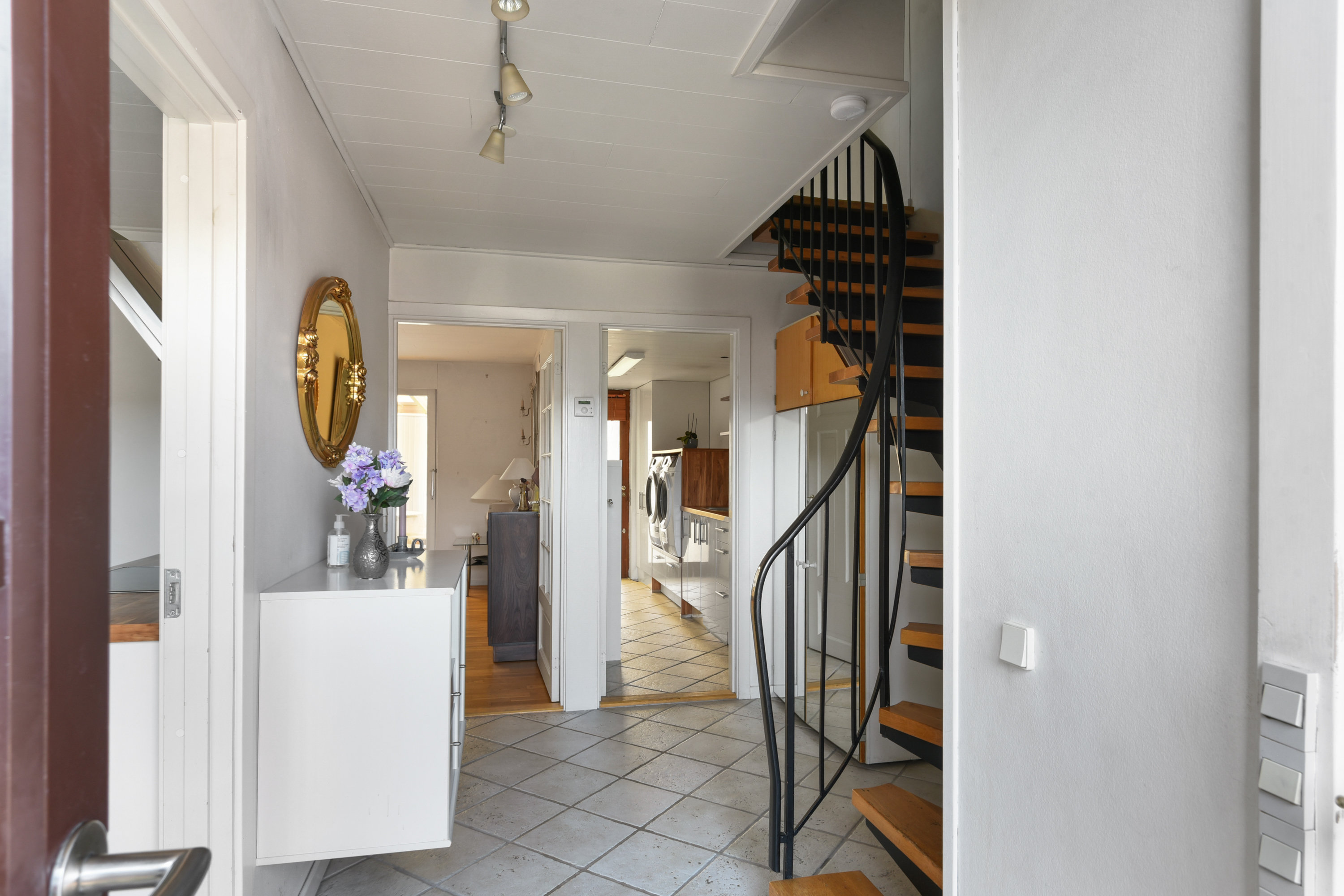 Fremhævet gang billede i fuldskærmstilstand. Billede af Engvænget 29, 2650 Hvidovre