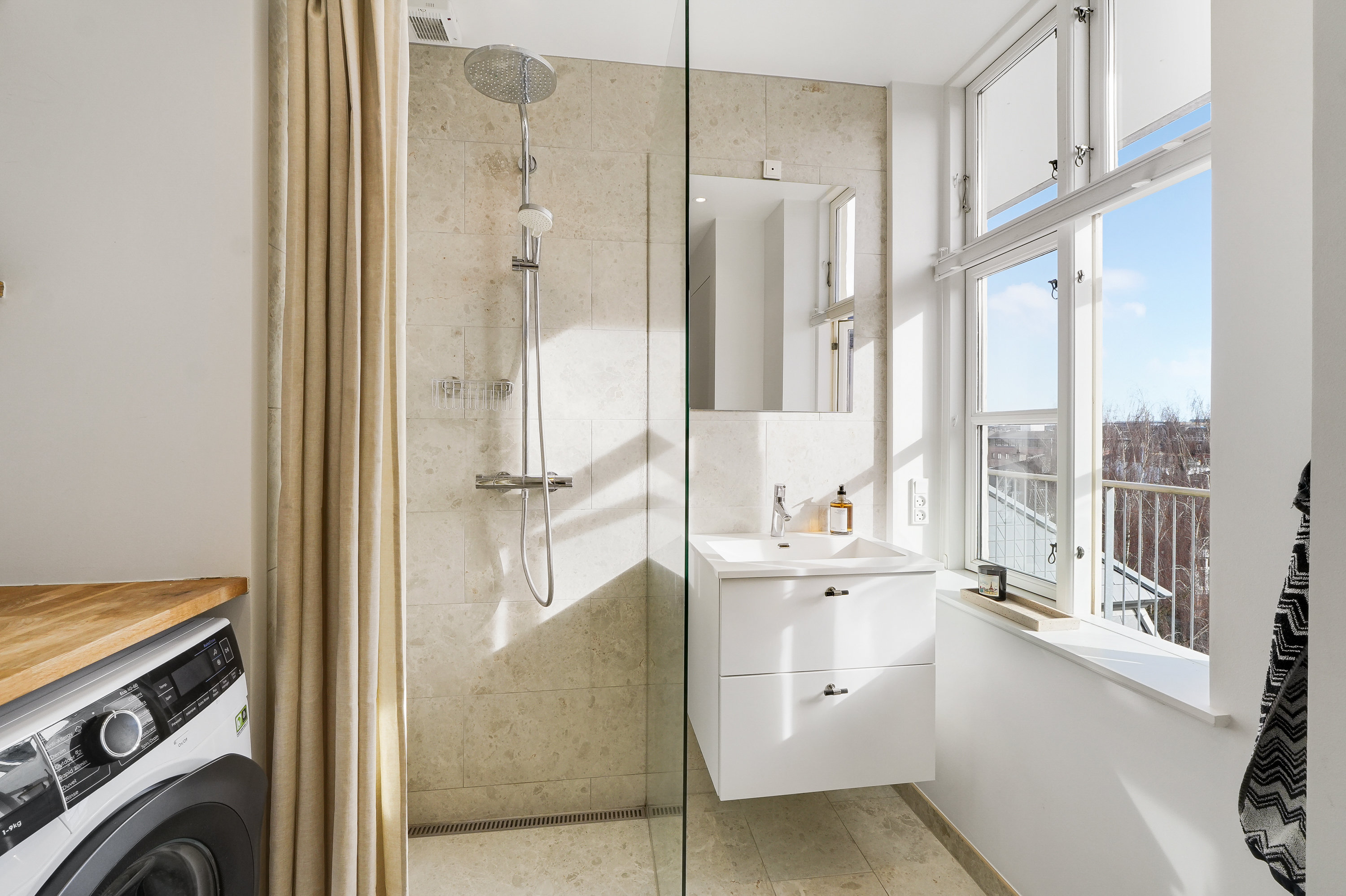 Fremhævet badeværelse billede i fuldskærmstilstand. Billede af Strandparksvej 6, 3. tv., 2900 Hellerup