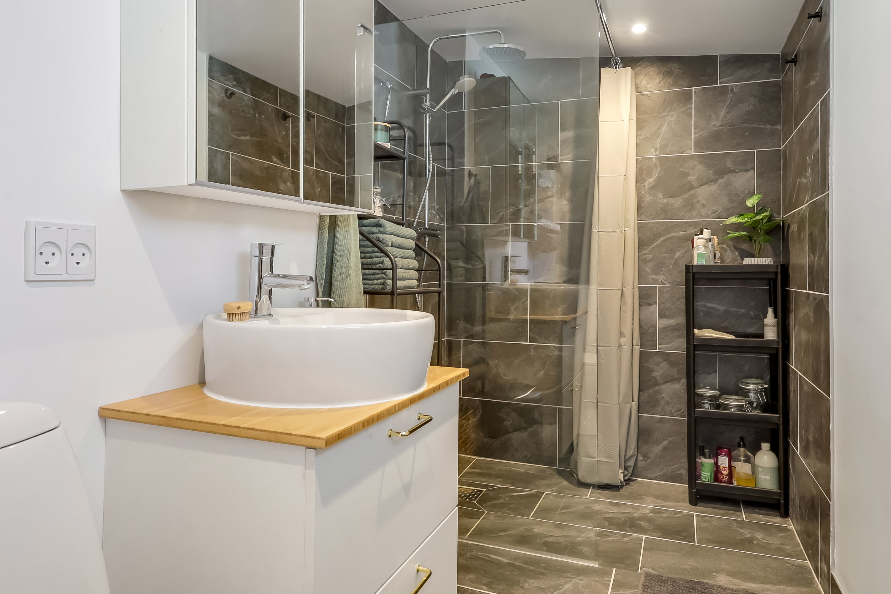 Fremhævet badeværelse billede i fuldskærmstilstand. Billede af Kirkestien 3, 5856 Ryslinge