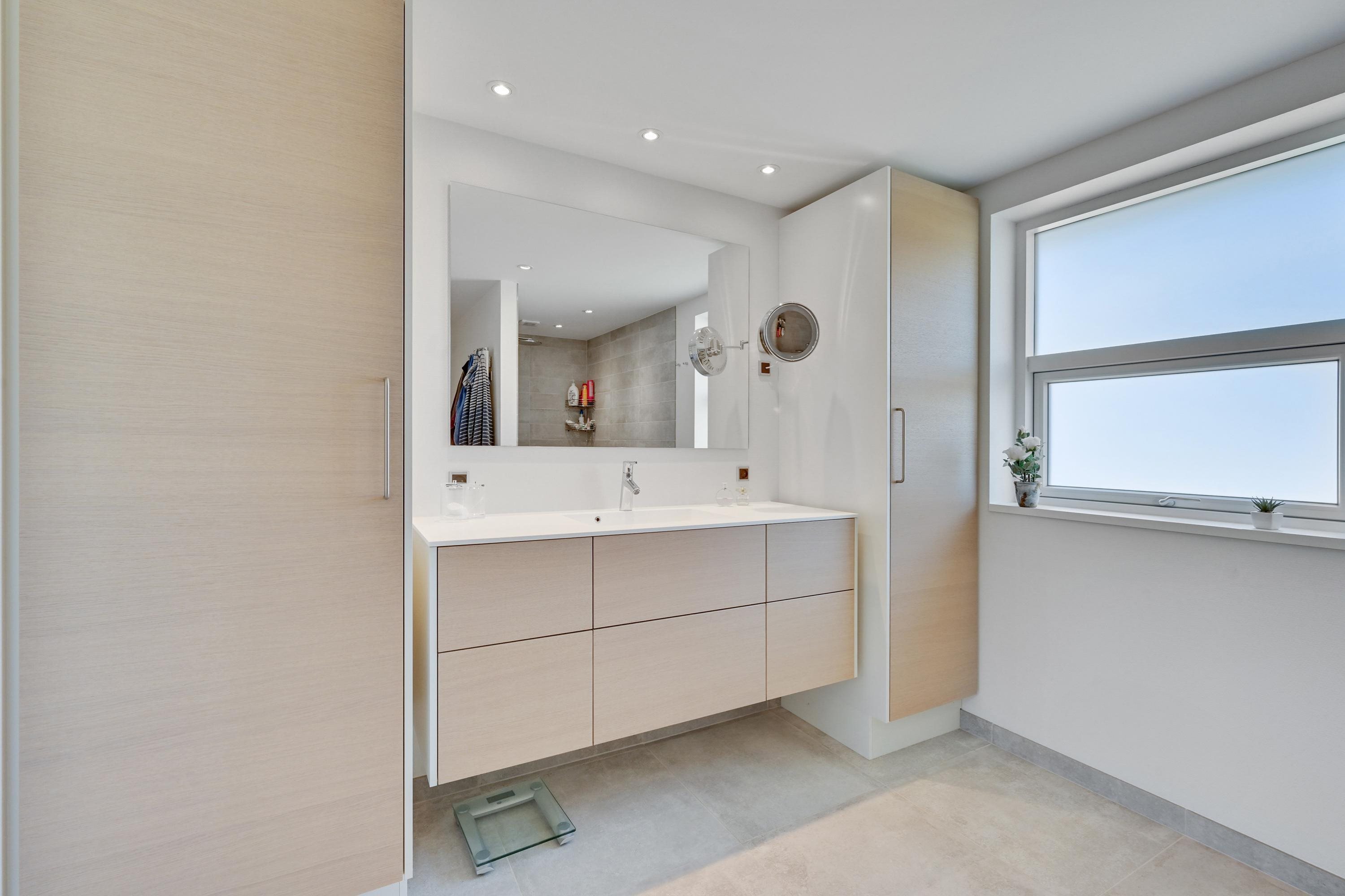 Fremhævet badeværelse billede i fuldskærmstilstand. Billede af Lodbergsvej 125, Søndervig, 6950 Ringkøbing