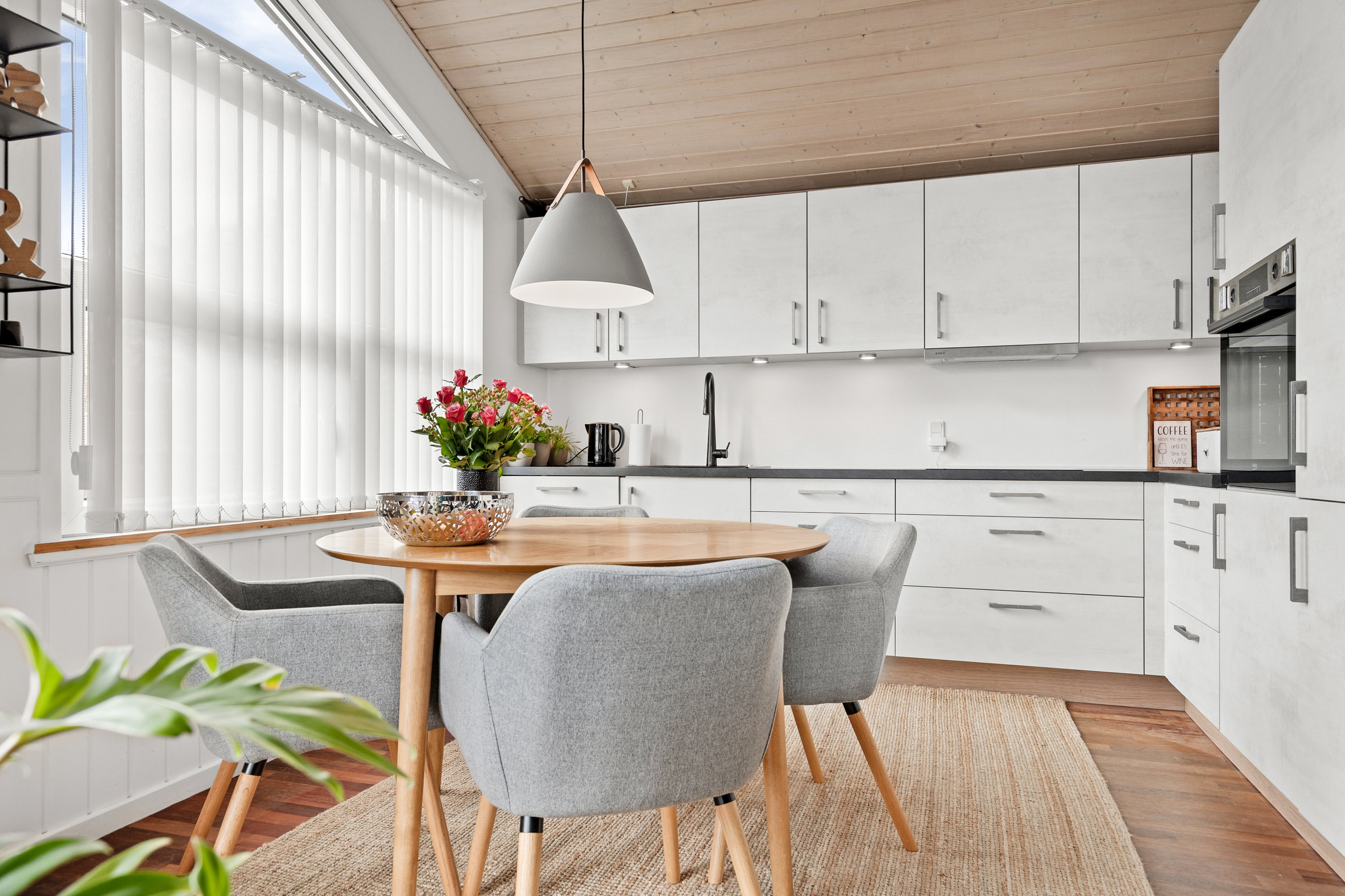 Fremhævet køkken billede i fuldskærmstilstand. Billede af Binderup Strandpark 64, Binderup, 6091 Bjert