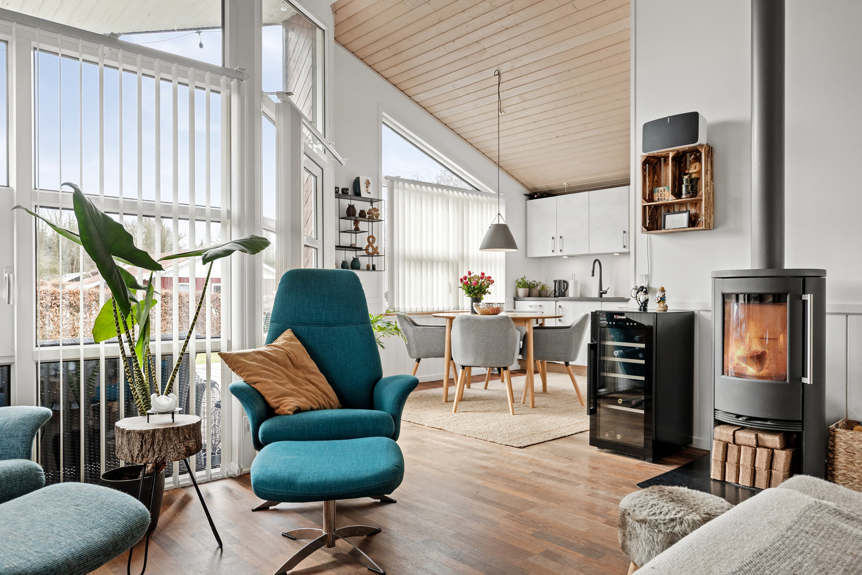 Miniaturebillede 2: stue. Billede af Binderup Strandpark 64, Binderup, 6091 Bjert