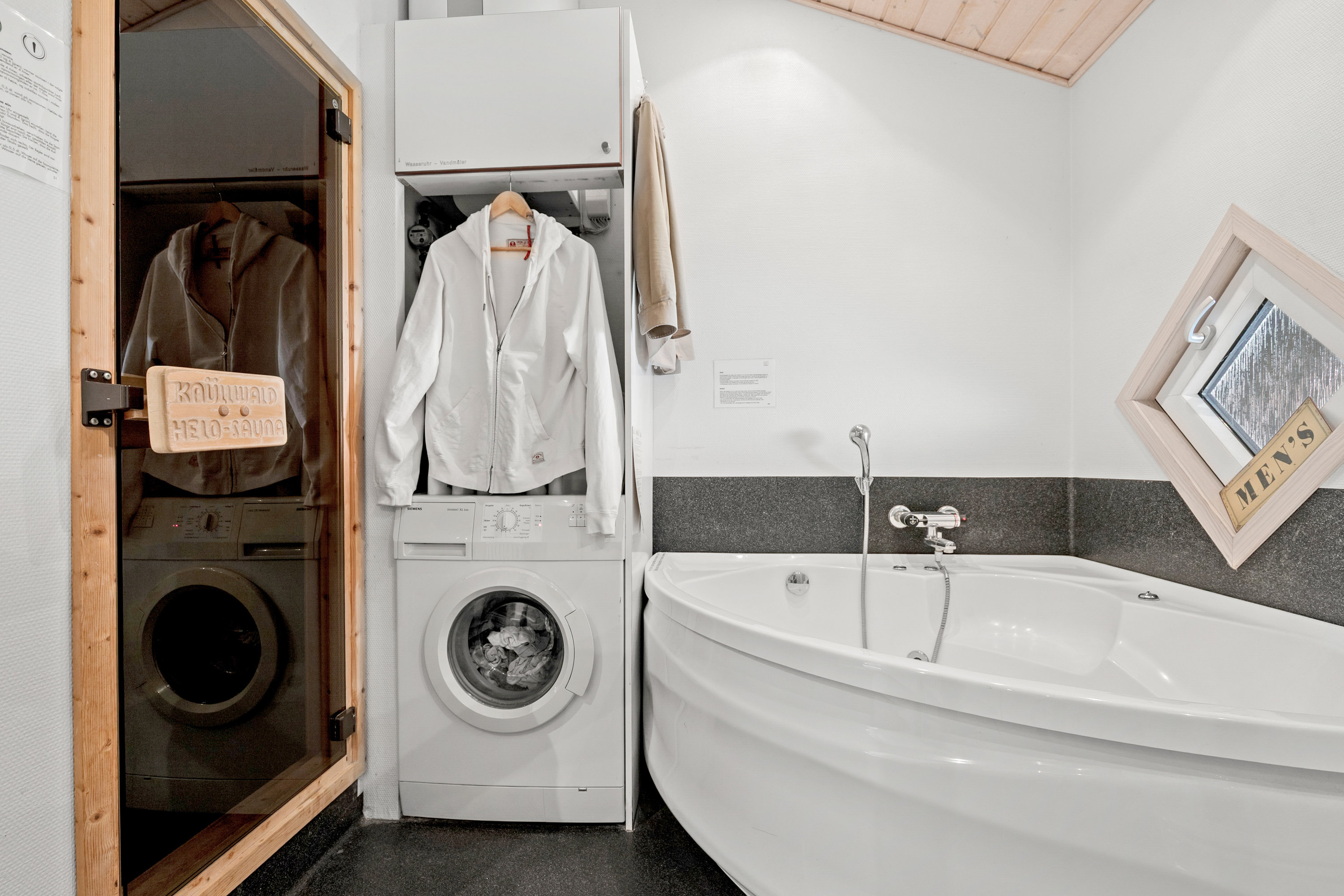 Fremhævet badeværelse billede i fuldskærmstilstand. Billede af Binderup Strandpark 64, Binderup, 6091 Bjert