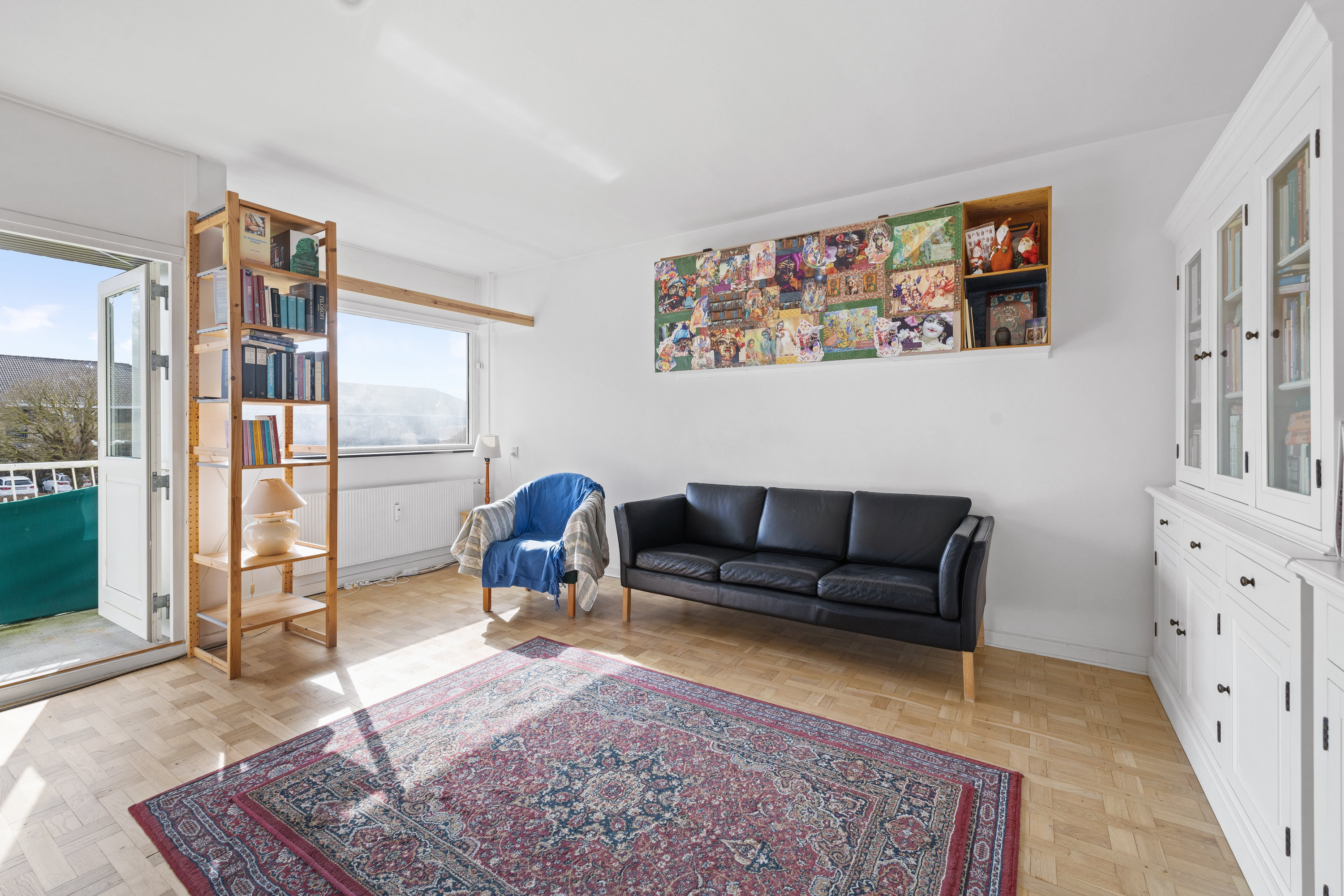 Fremhævet stue billede i fuldskærmstilstand. Billede af Vandtårnsvej 3, 1. 63., 3460 Birkerød