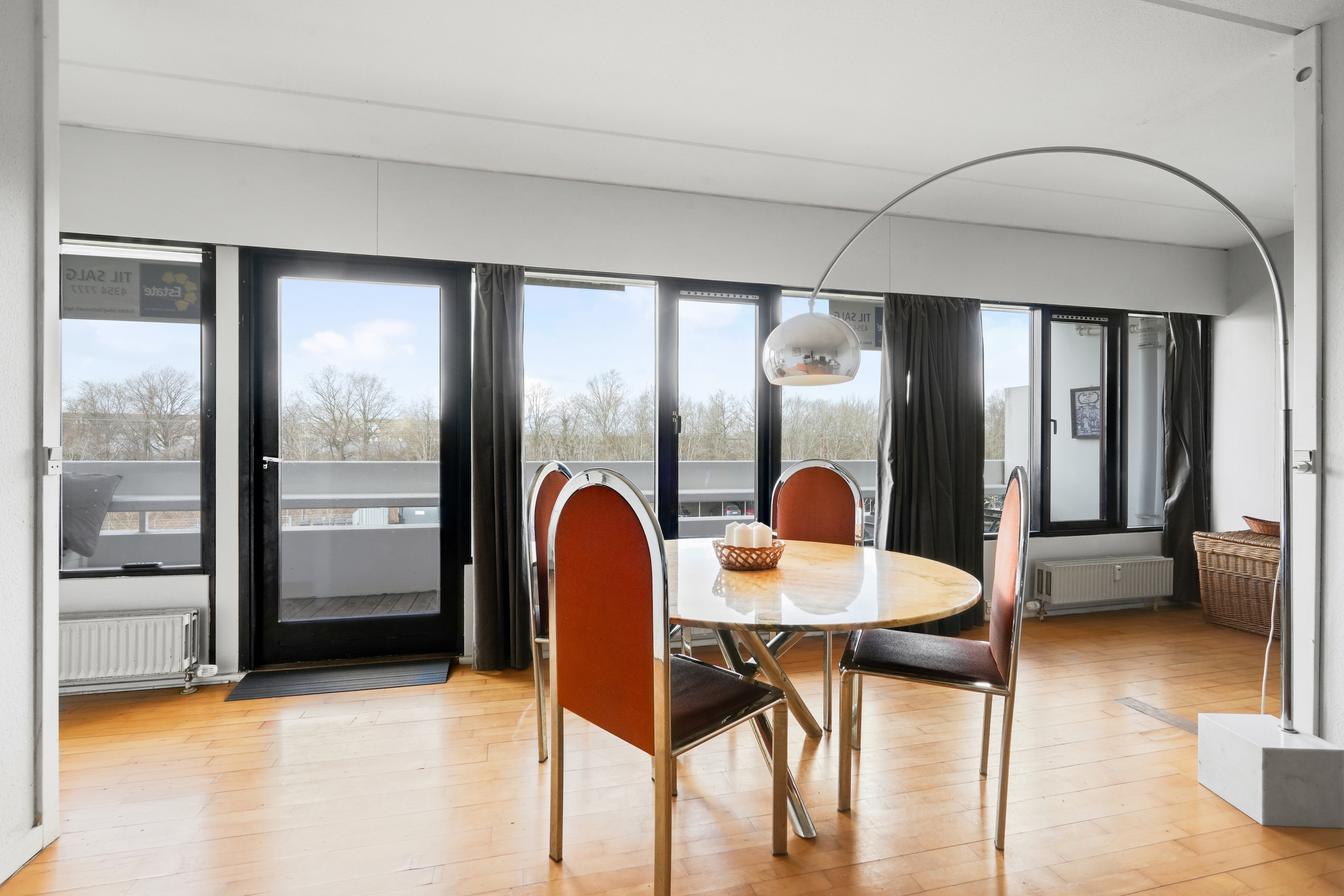 Fremhævet stue billede i fuldskærmstilstand. Billede af Gildbrovej 49, 2. 181., 2635 Ishøj