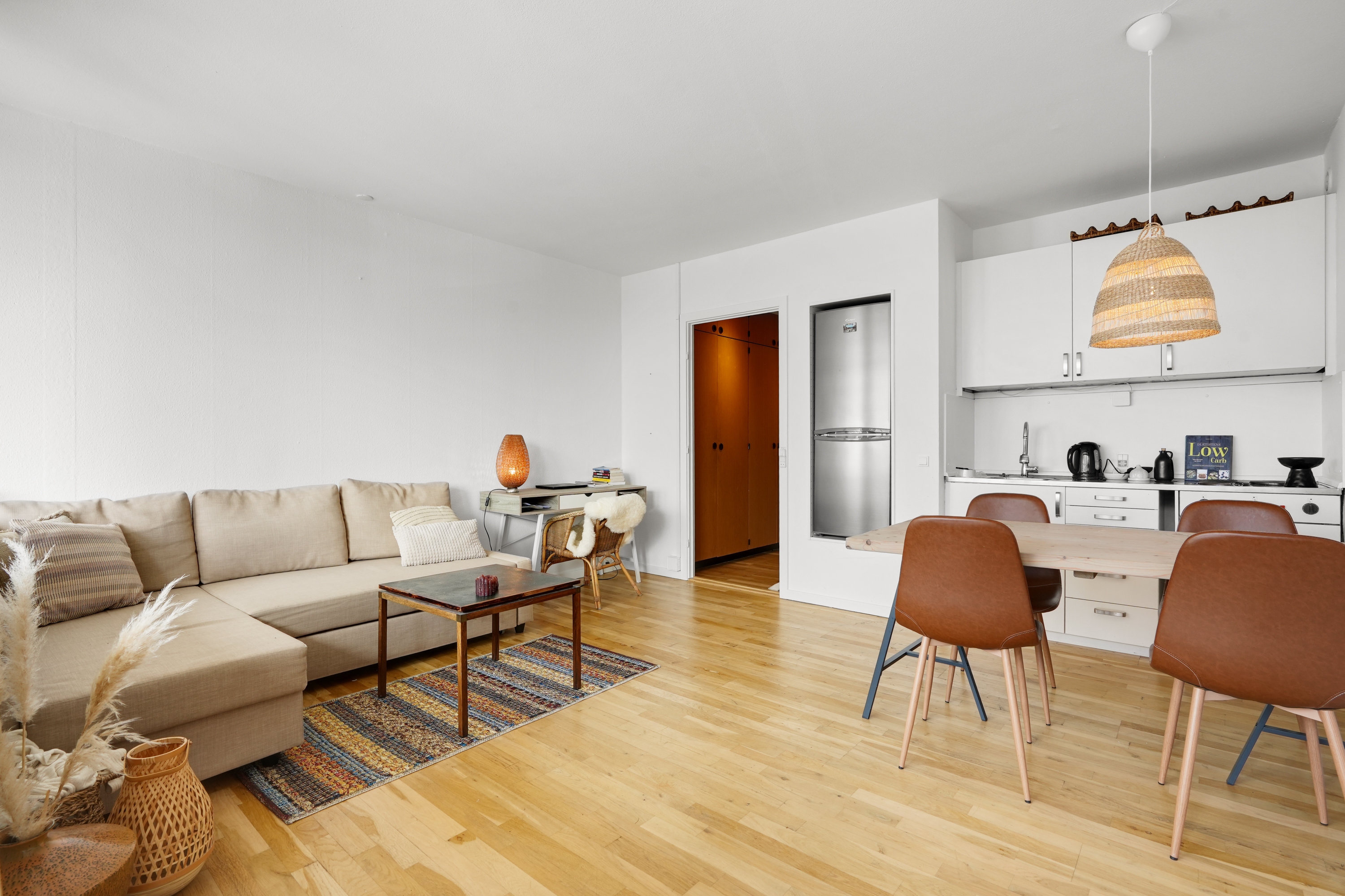 Fremhævet stue billede i fuldskærmstilstand. Billede af Vejlebrovej 72, 3. 2., 2635 Ishøj