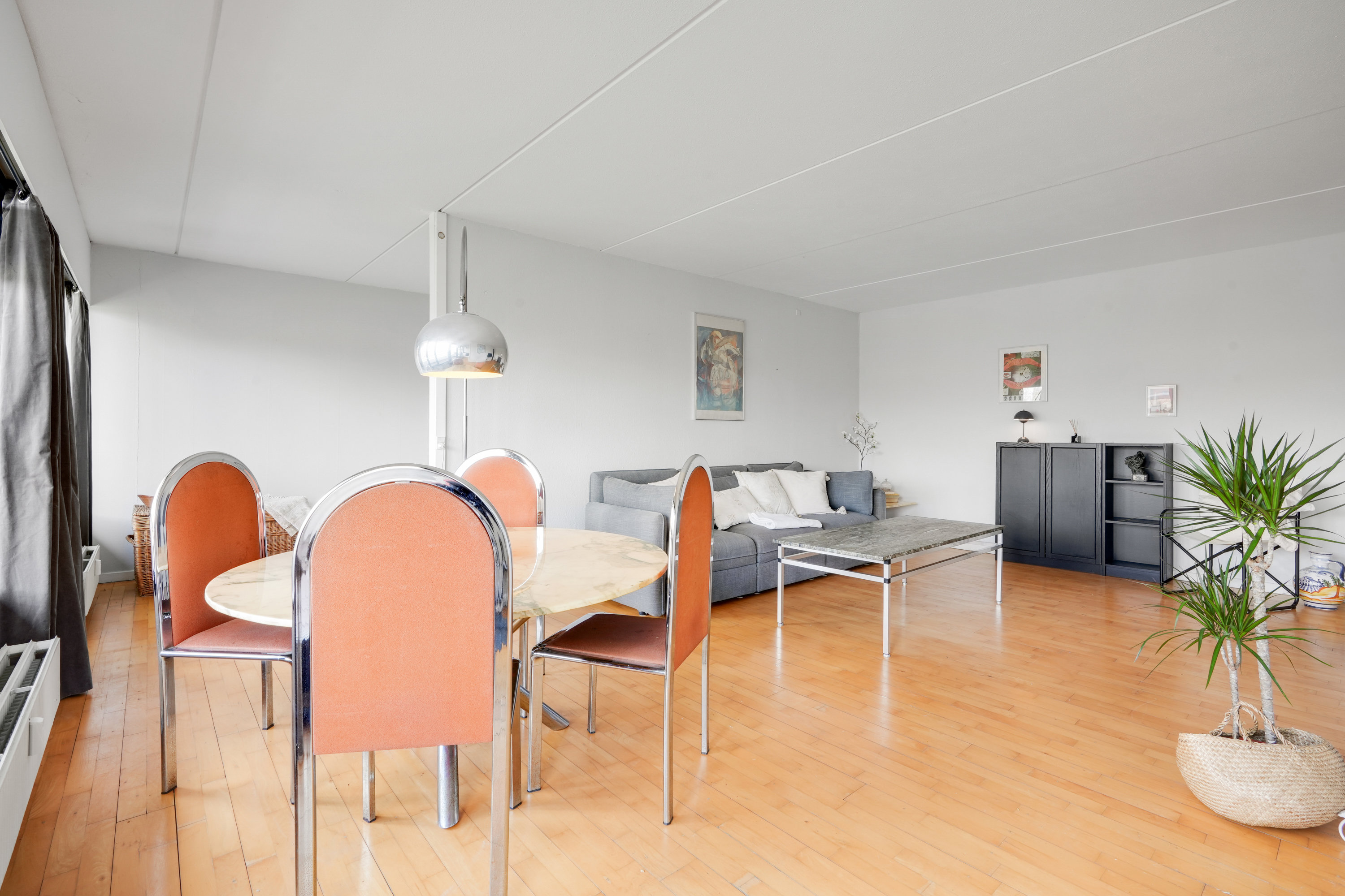 Fremhævet stue billede i fuldskærmstilstand. Billede af Gildbrovej 49, 2. 181., 2635 Ishøj