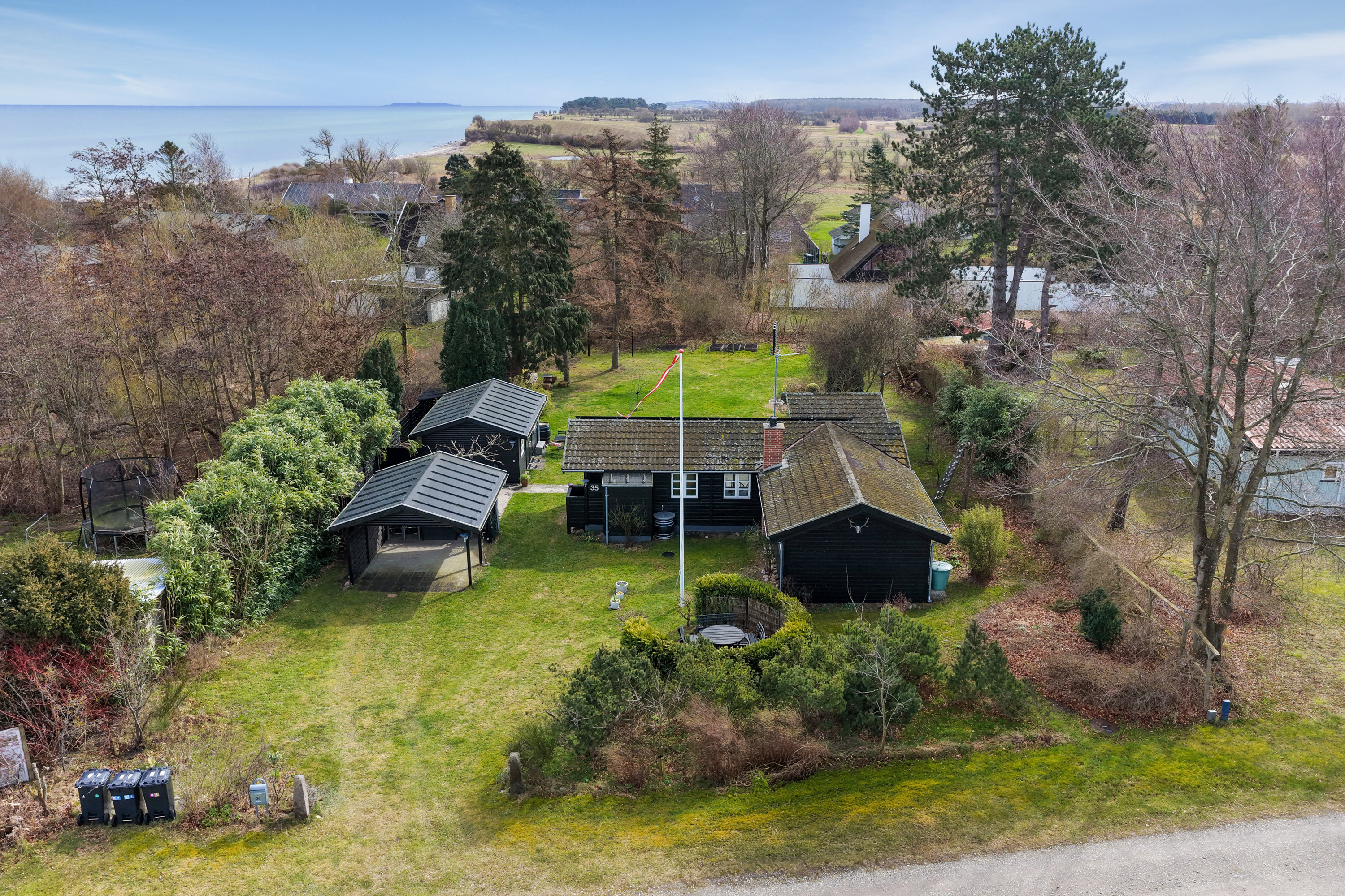 Fremhævet luftfoto billede i fuldskærmstilstand. Billede af Alpehau 35, Nordskov, 5390 Martofte