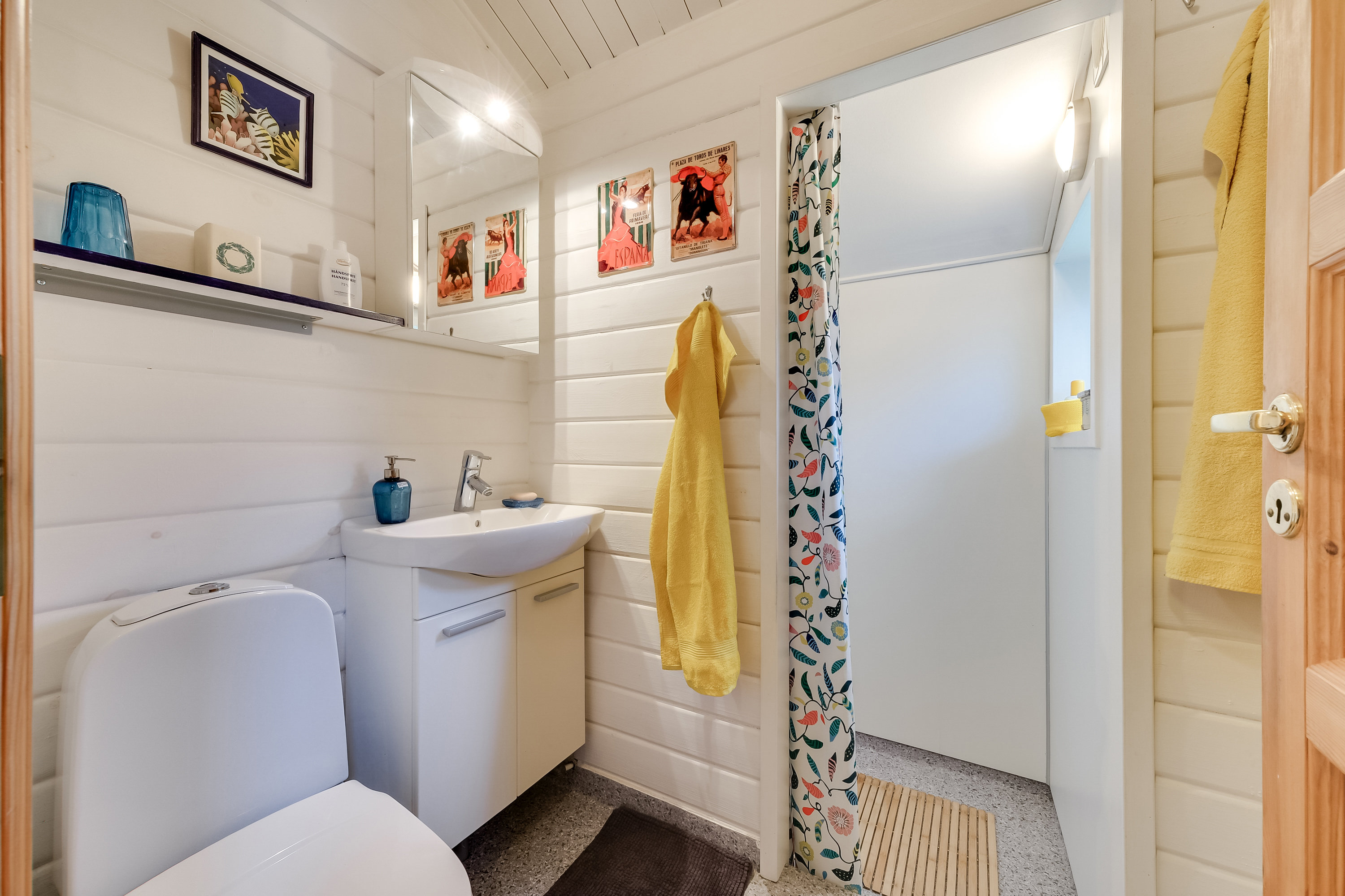 Fremhævet badeværelse billede i fuldskærmstilstand. Billede af Alpehau 35, Nordskov, 5390 Martofte