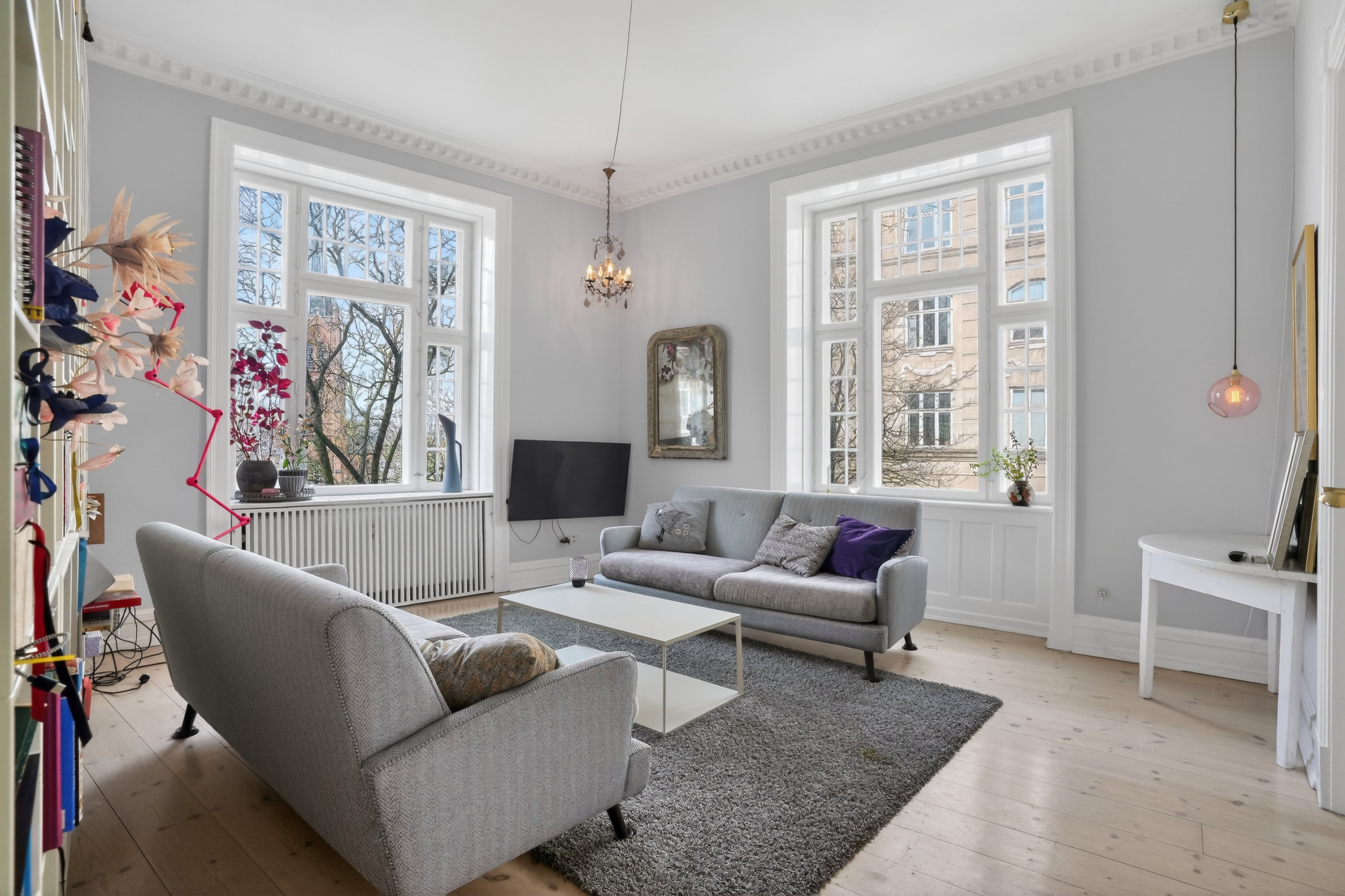 Fremhævet stue billede i fuldskærmstilstand. Billede af Sankt Jakobs Plads 6, 2. th., 2100 København Ø