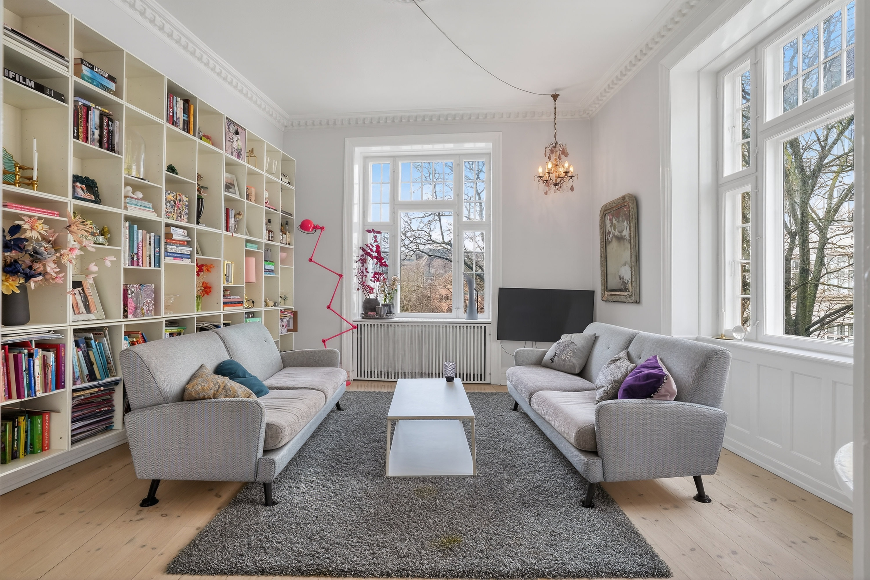 Fremhævet stue billede i fuldskærmstilstand. Billede af Sankt Jakobs Plads 6, 2. th., 2100 København Ø