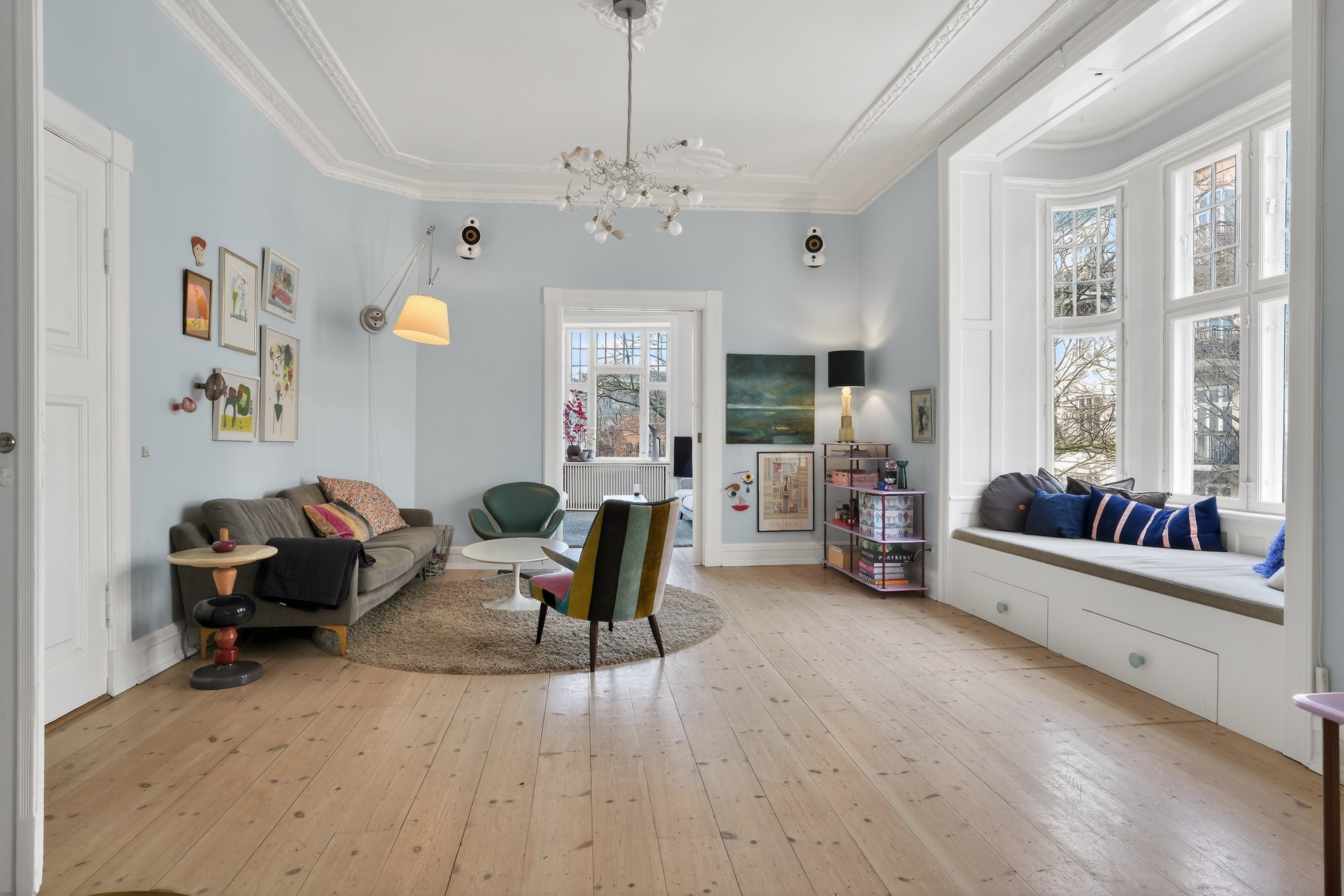 Fremhævet stue billede i fuldskærmstilstand. Billede af Sankt Jakobs Plads 6, 2. th., 2100 København Ø