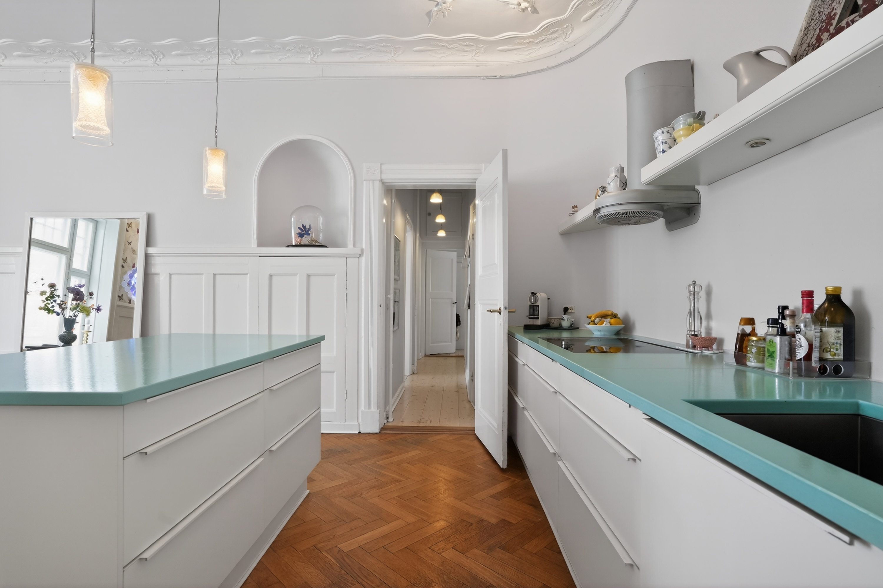 Fremhævet køkken billede i fuldskærmstilstand. Billede af Sankt Jakobs Plads 6, 2. th., 2100 København Ø