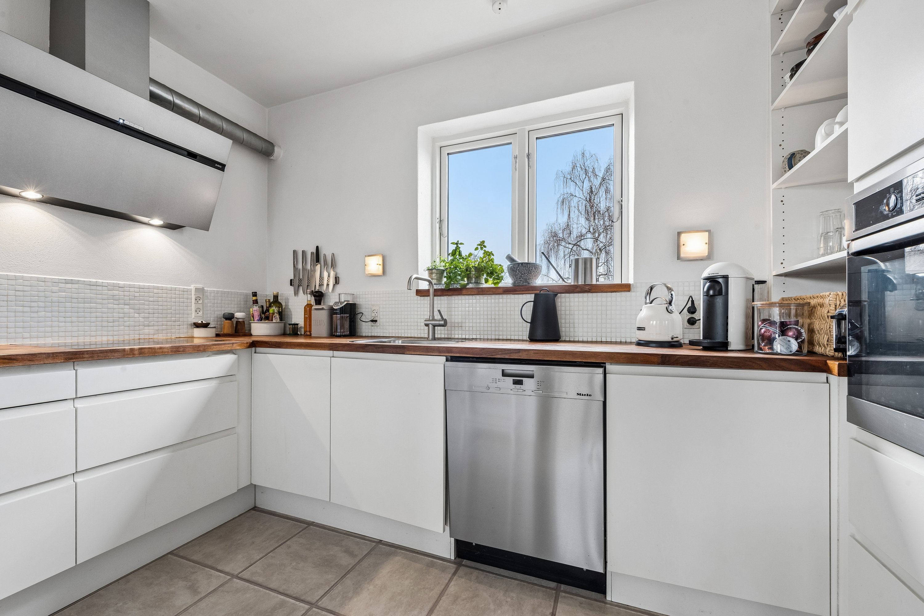 Fremhævet køkken billede i fuldskærmstilstand. Billede af Sandtoften 33, 2800 Kongens Lyngby