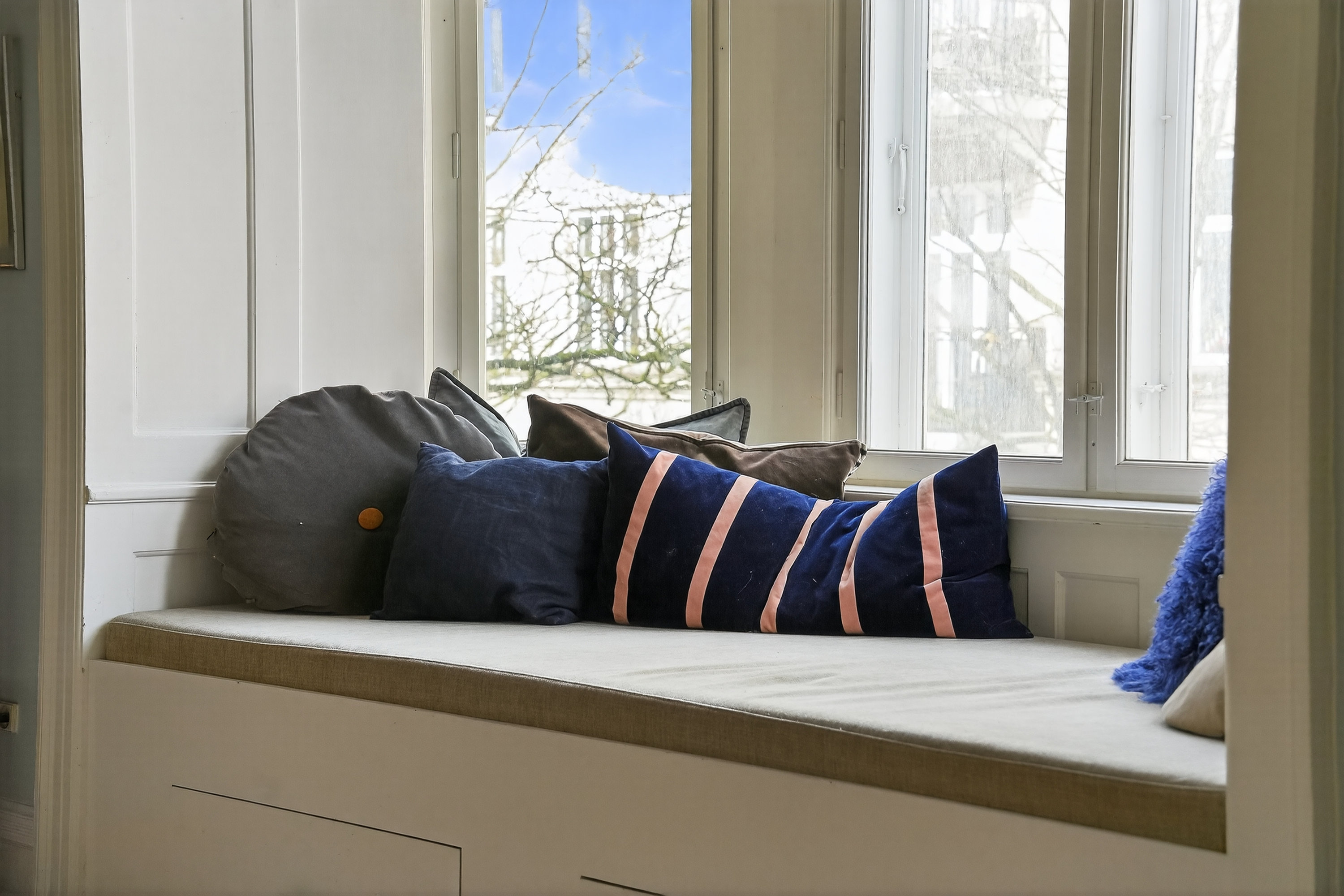 Fremhævet stue billede i fuldskærmstilstand. Billede af Sankt Jakobs Plads 6, 2. th., 2100 København Ø