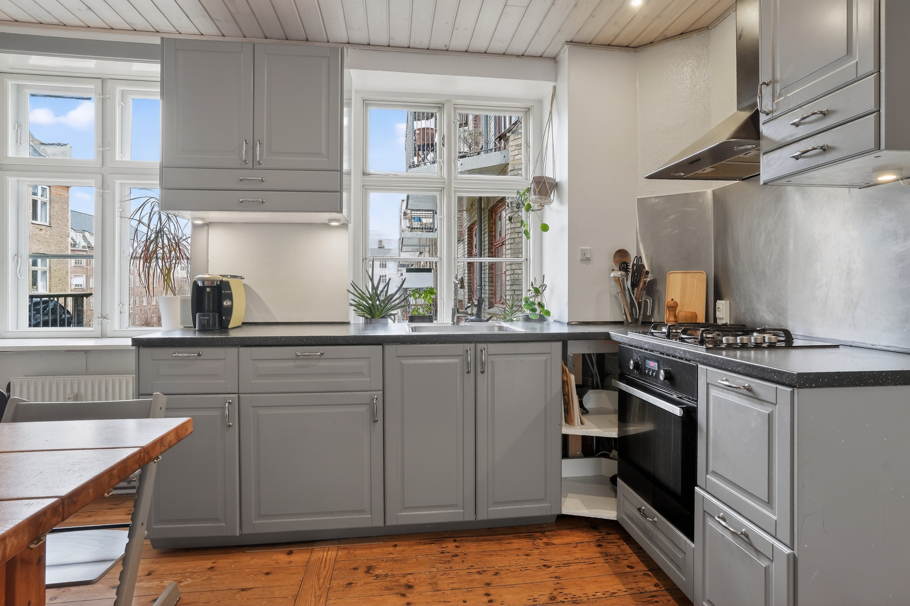 Fremhævet køkken billede i fuldskærmstilstand. Billede af Vordingborggade 27, 3. tv., 2100 København Ø