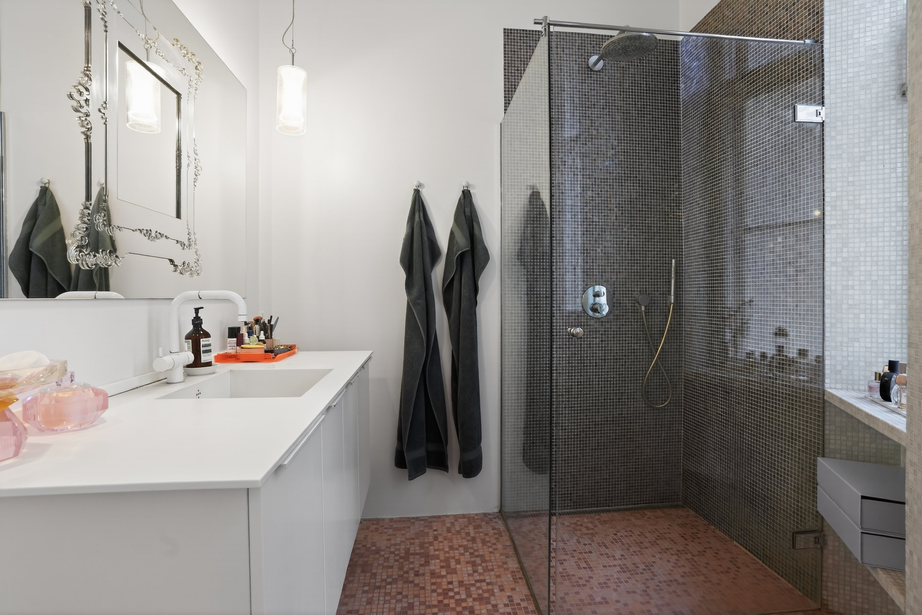 Fremhævet badeværelse billede i fuldskærmstilstand. Billede af Sankt Jakobs Plads 6, 2. th., 2100 København Ø