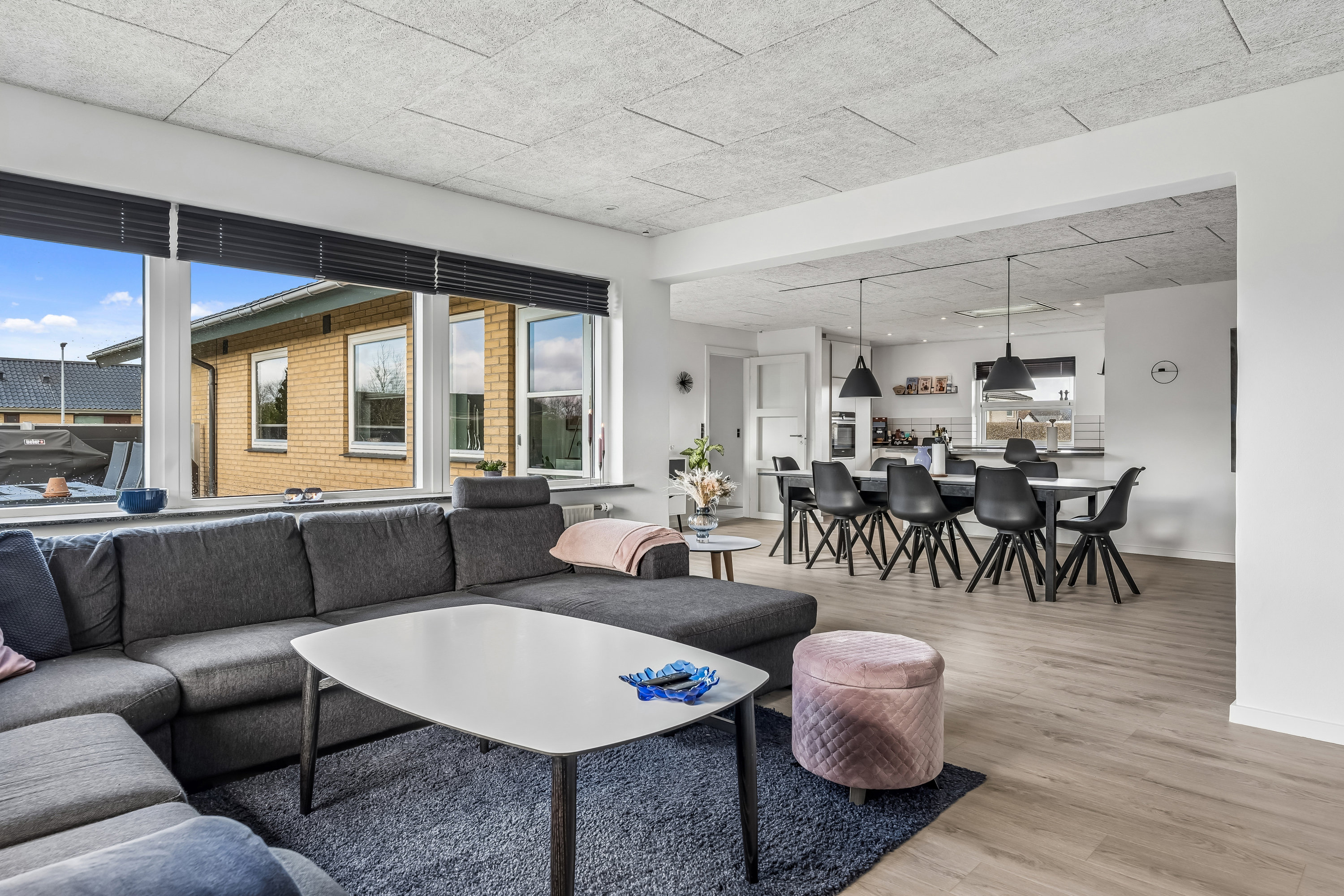 Fremhævet stue billede i fuldskærmstilstand. Billede af Ingemannsvej 1, 8723 Løsning