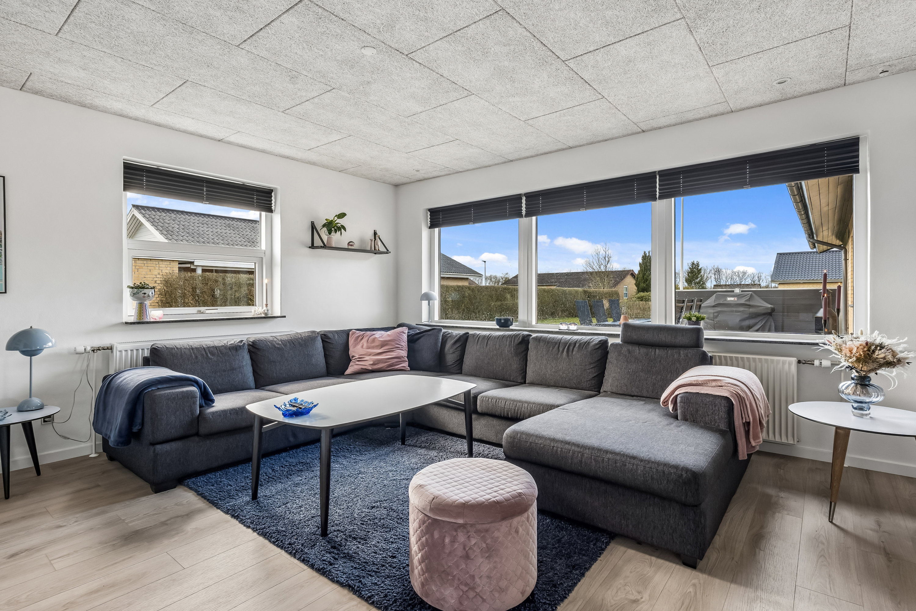 Fremhævet stue billede i fuldskærmstilstand. Billede af Ingemannsvej 1, 8723 Løsning