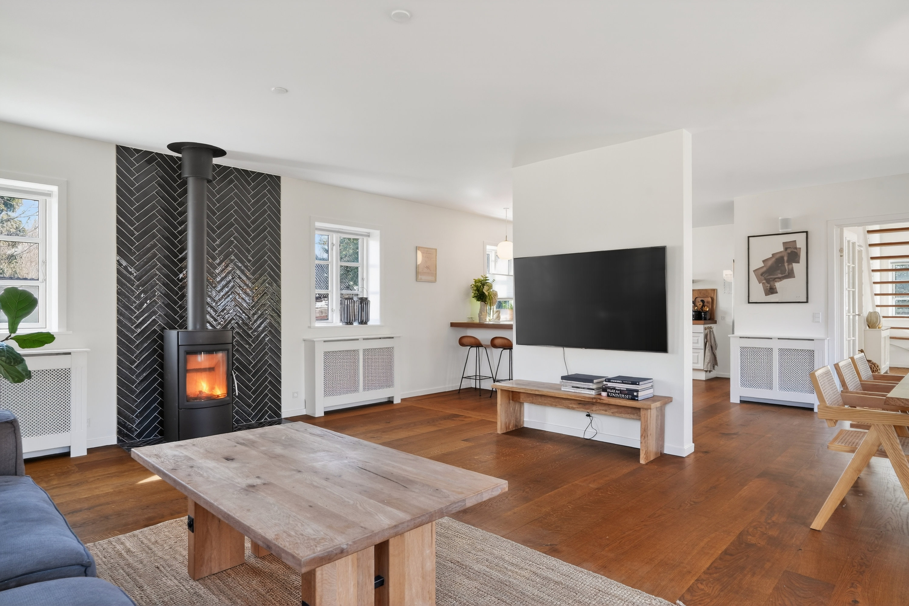 Fremhævet stue billede i fuldskærmstilstand. Billede af Harløsevej 280, 3400 Hillerød