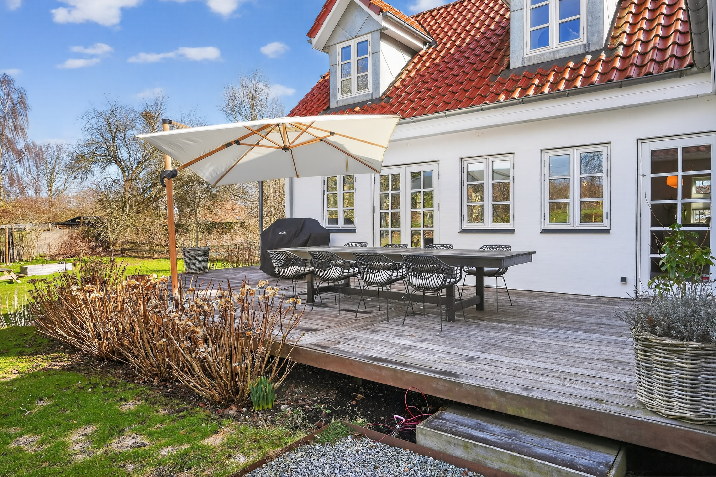 Fremhævet terrasse billede i fuldskærmstilstand. Billede af Harløsevej 280, 3400 Hillerød