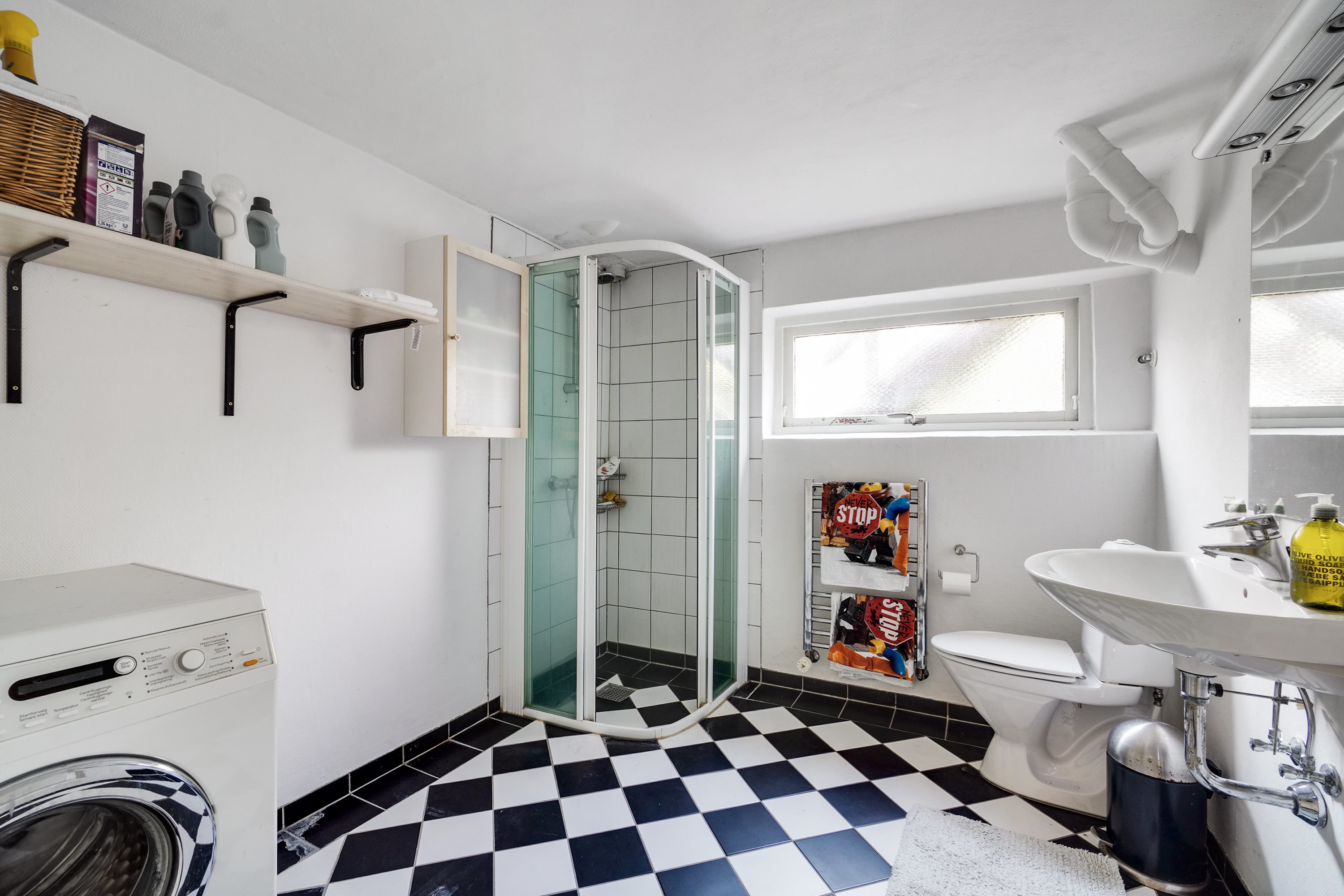 Fremhævet  billede i fuldskærmstilstand. Billede af Ludvig Holsteins Alle 67, 2750 Ballerup